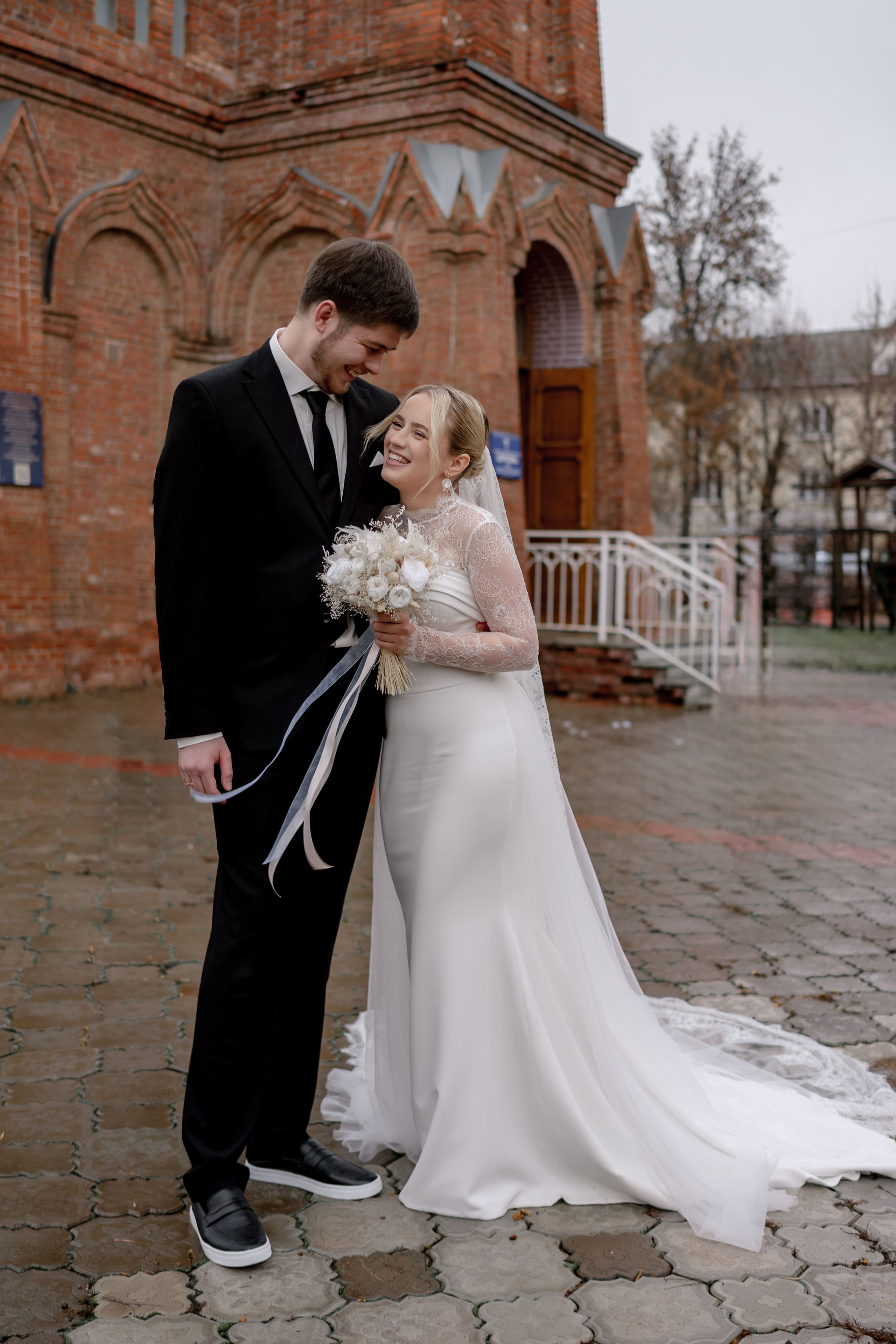 Свадьба в Уфе, венчание в Евангелическо-Лютеранская церкви. Свадебный фотограф в Уфе — Данилова Елена