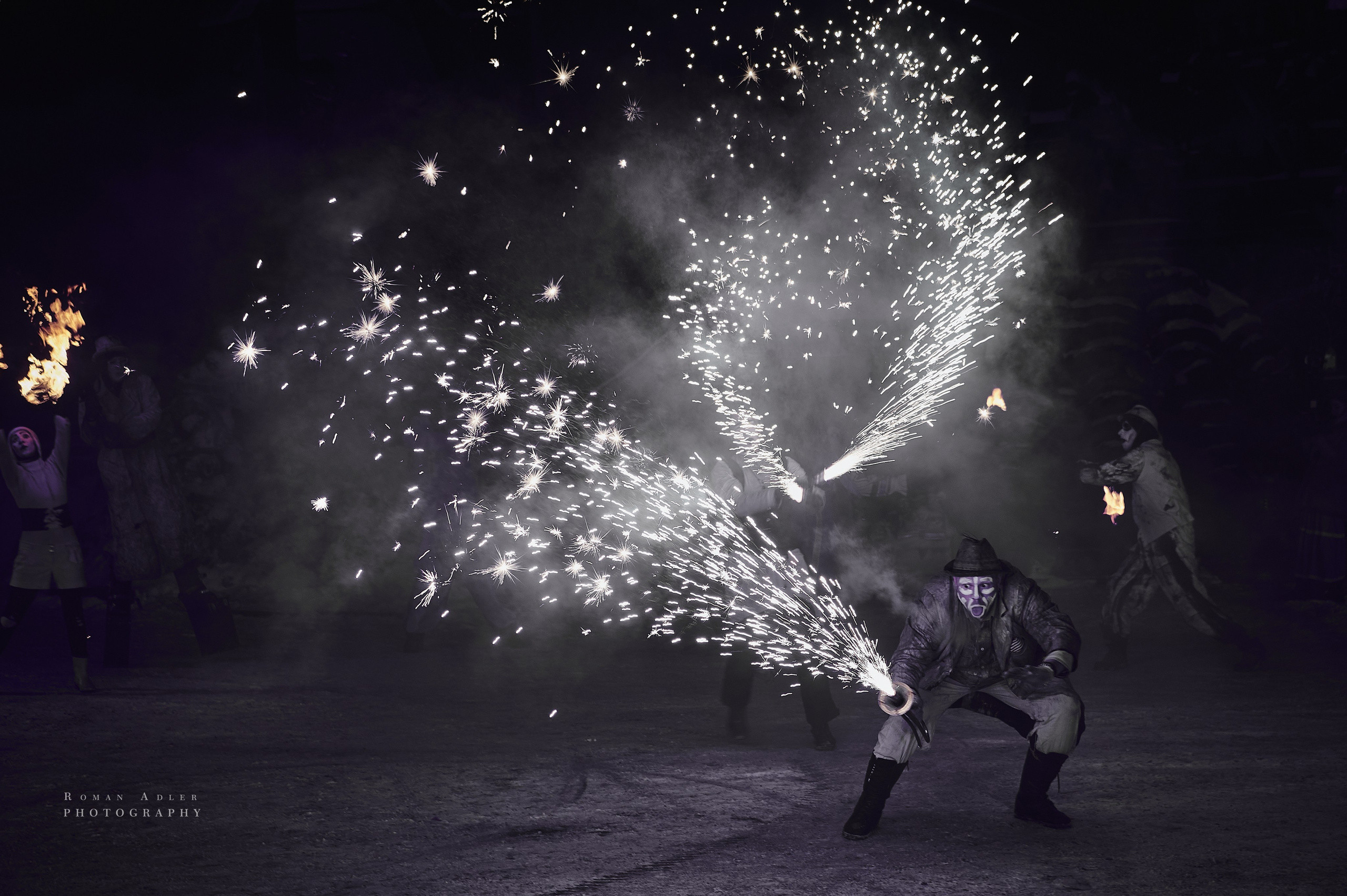 Новогодняя сказка от Ночных волков. Фотограф Роман Адлер