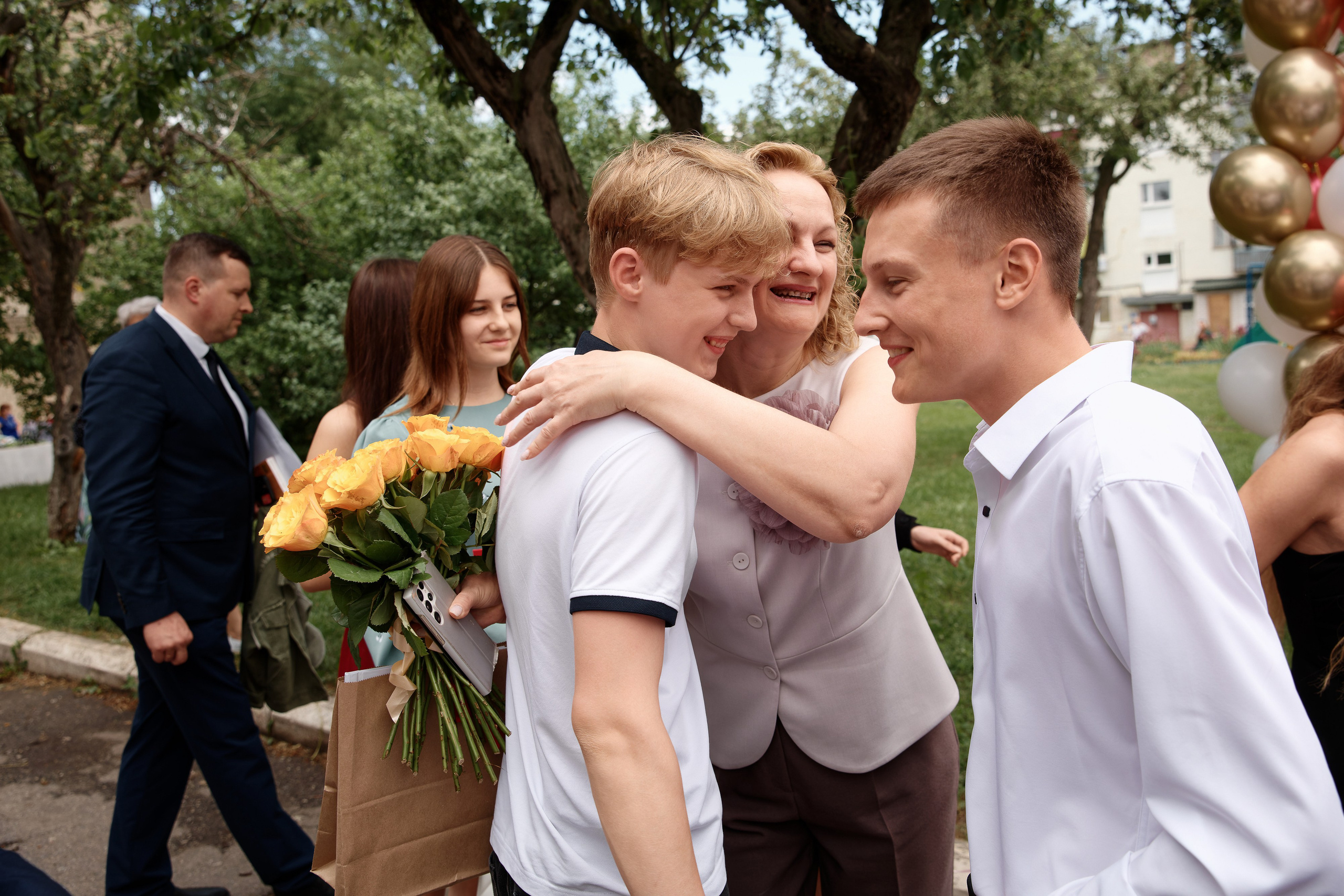 Вручение аттестатов Школа № 57. Семейный фотограф — Макс Белогрудов