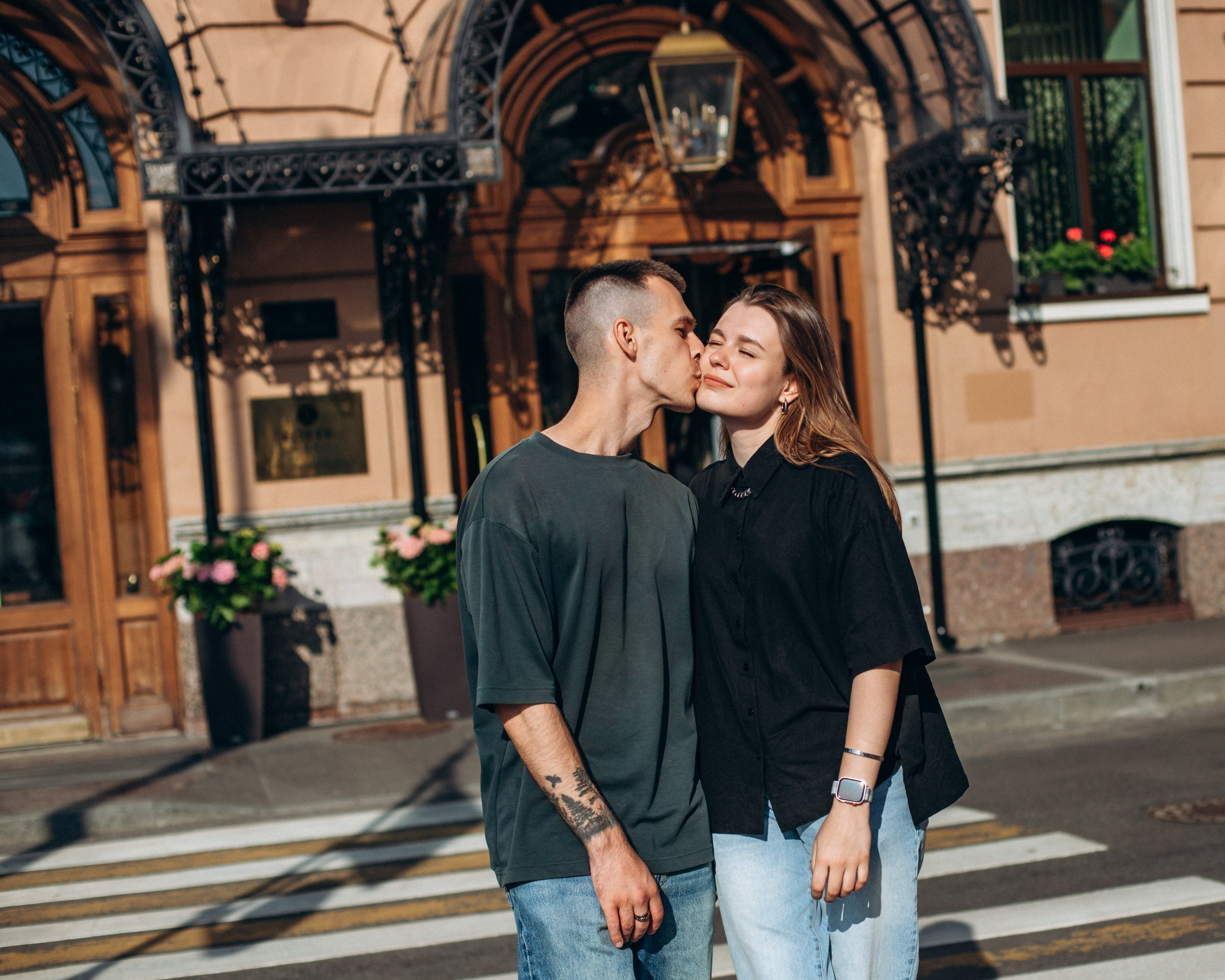 Максим и Злата в июне. Фотопрогулка в Петербурге. Индивидуальный и семейный фотограф в Санкт-Петербурге