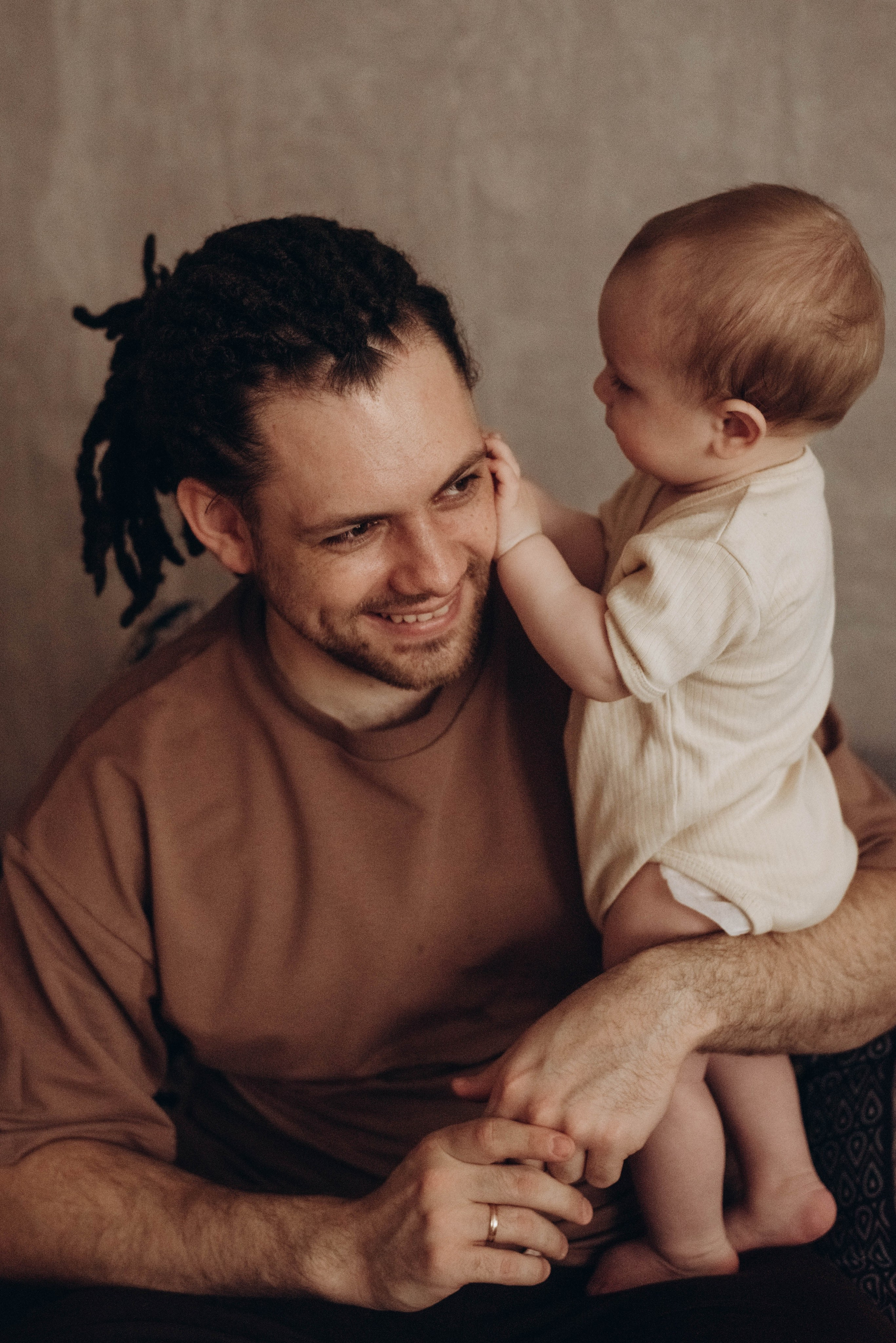 Домашняя семейная фотоссесия с малышом. Семейный фотограф в Железнодорожном Масаева Елена