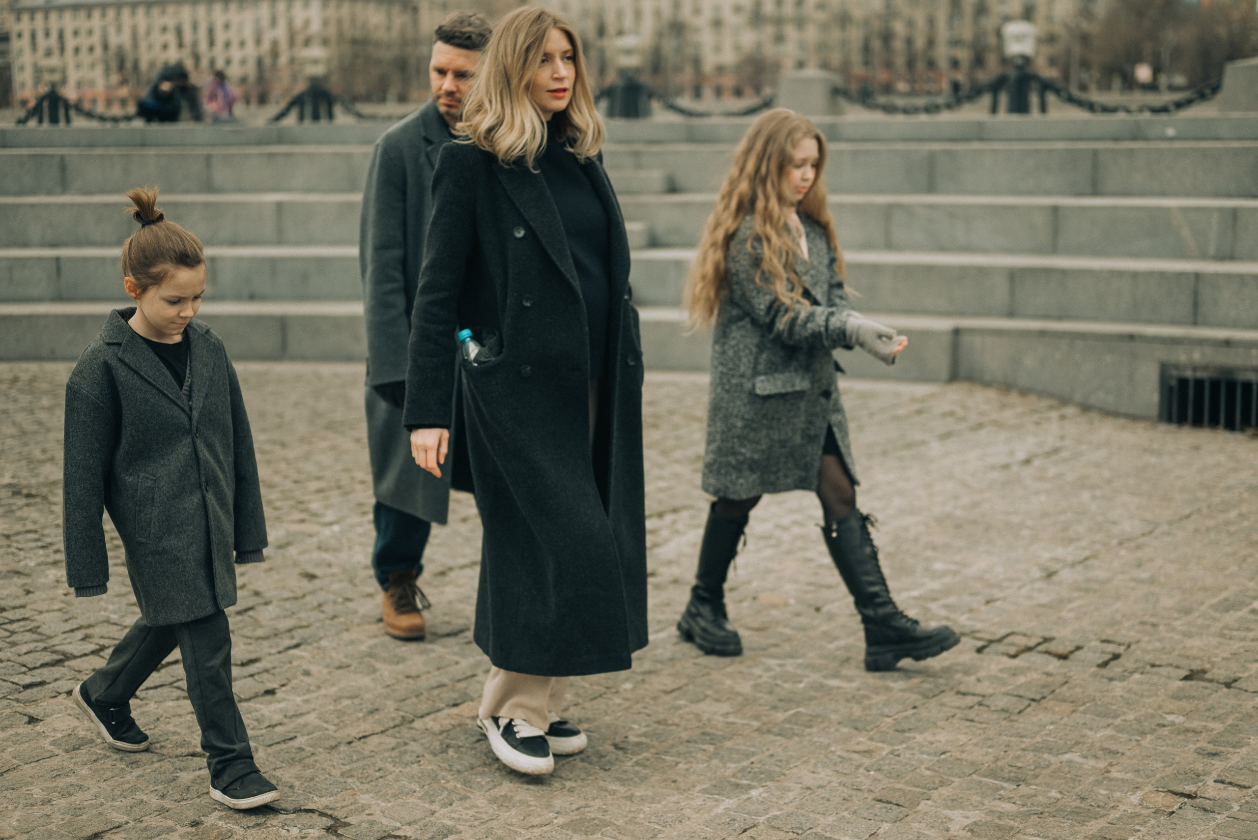 Весенняя прогулка. Аня, Егор, Эми и Миша. Семейный фотограф в Москве Дарья Пузикова