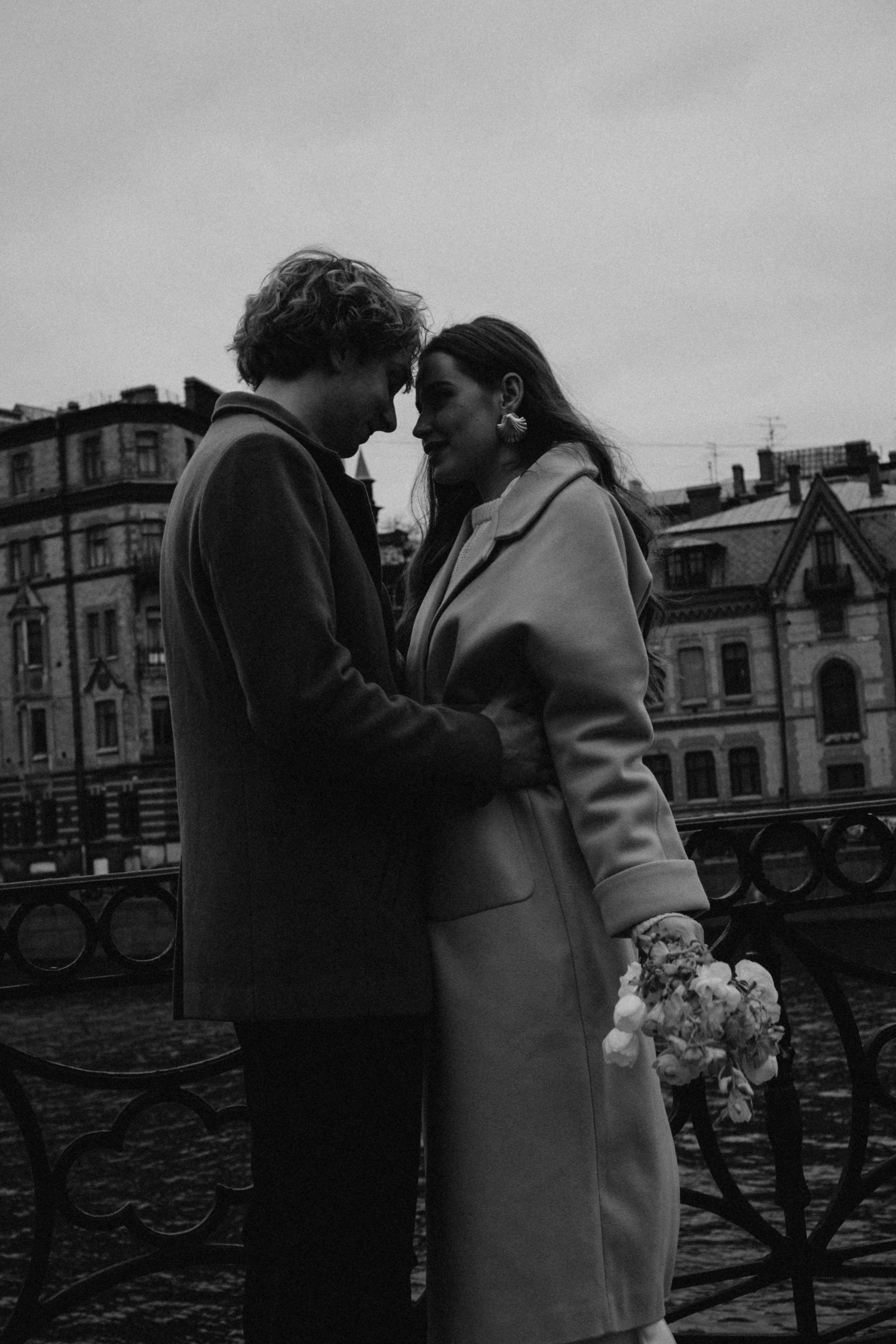 СВАДЕБНАЯ СЬЕМКА В ОТЕЛЕ. СБОРЫ ЖЕНИХА И НЕВЕСТЫ И ТАКЖЕ ТОР И ПОДГОТОВКА К ПРОГУЛКЕ И ПРОГУЛКА ПО ПЕТРОГРАДКЕ. Профессиональный фотограф, Санкт-Петербург — Виктория Богомолова