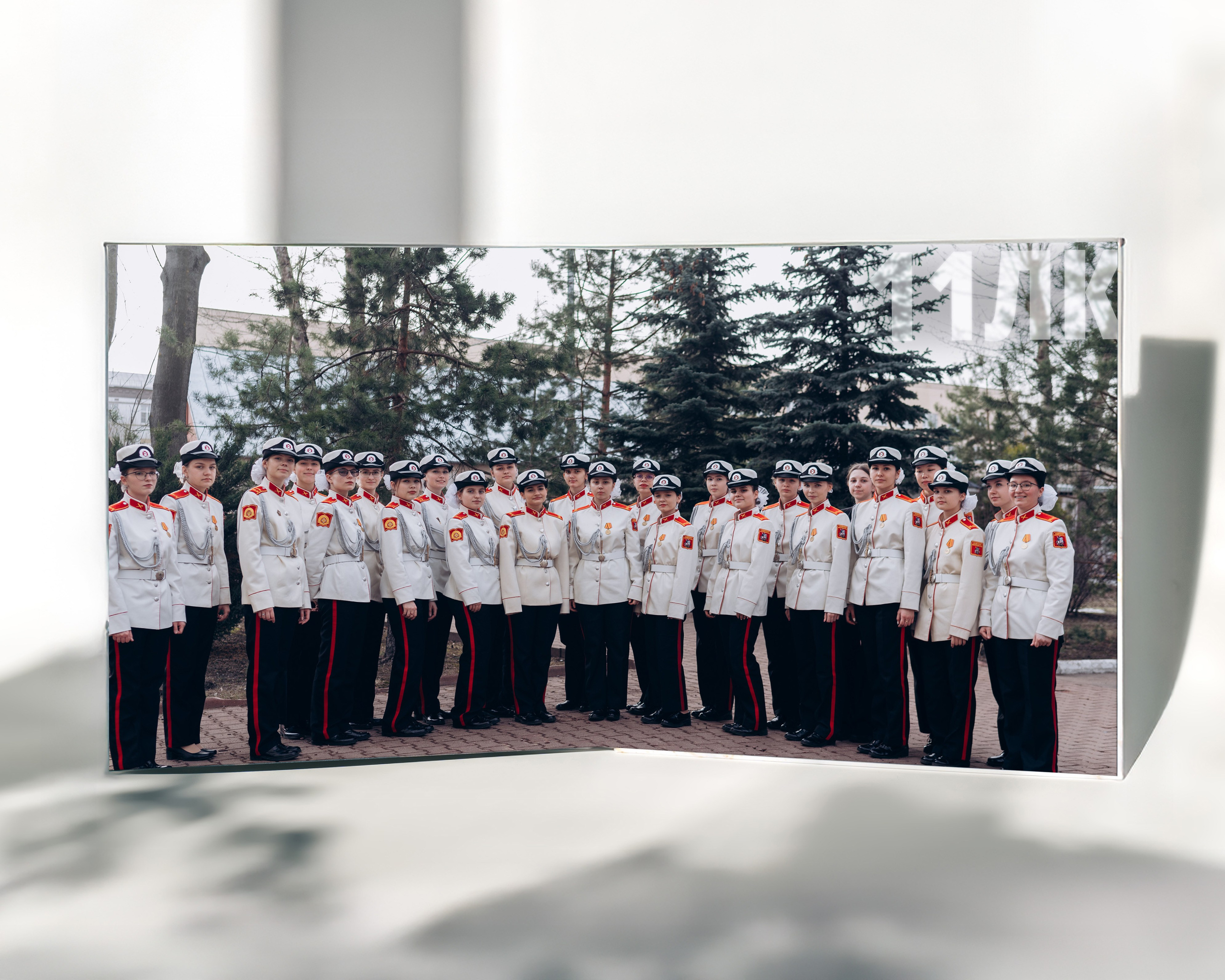Выпускной альбом для школьного класса — фотосъёмка, дизайн и печать в Москве. MILATE — выпускные альбомы, фотосессии и видео в Москве