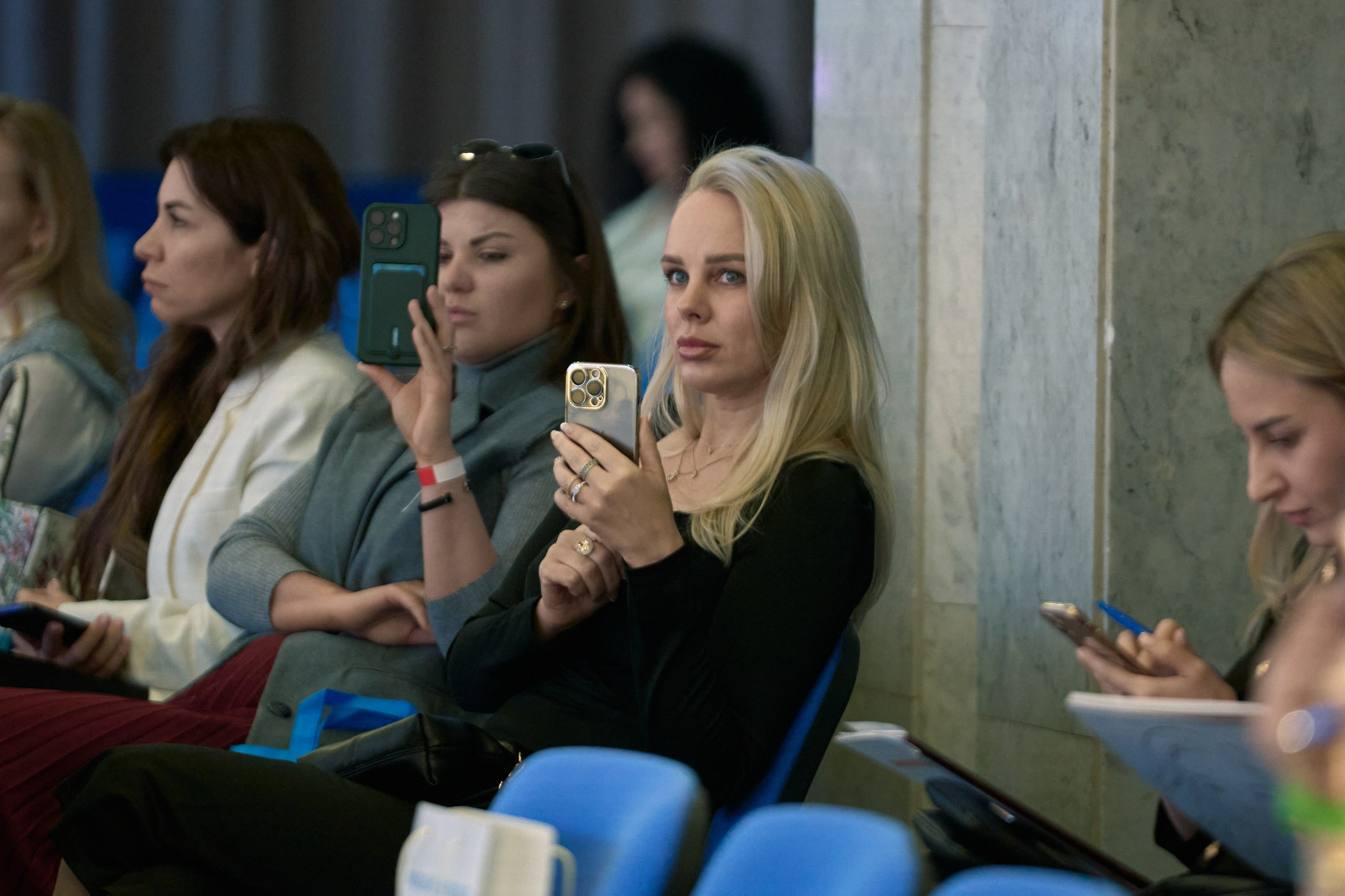 СЛУШАТЕЛИ. PRO-AGELESS