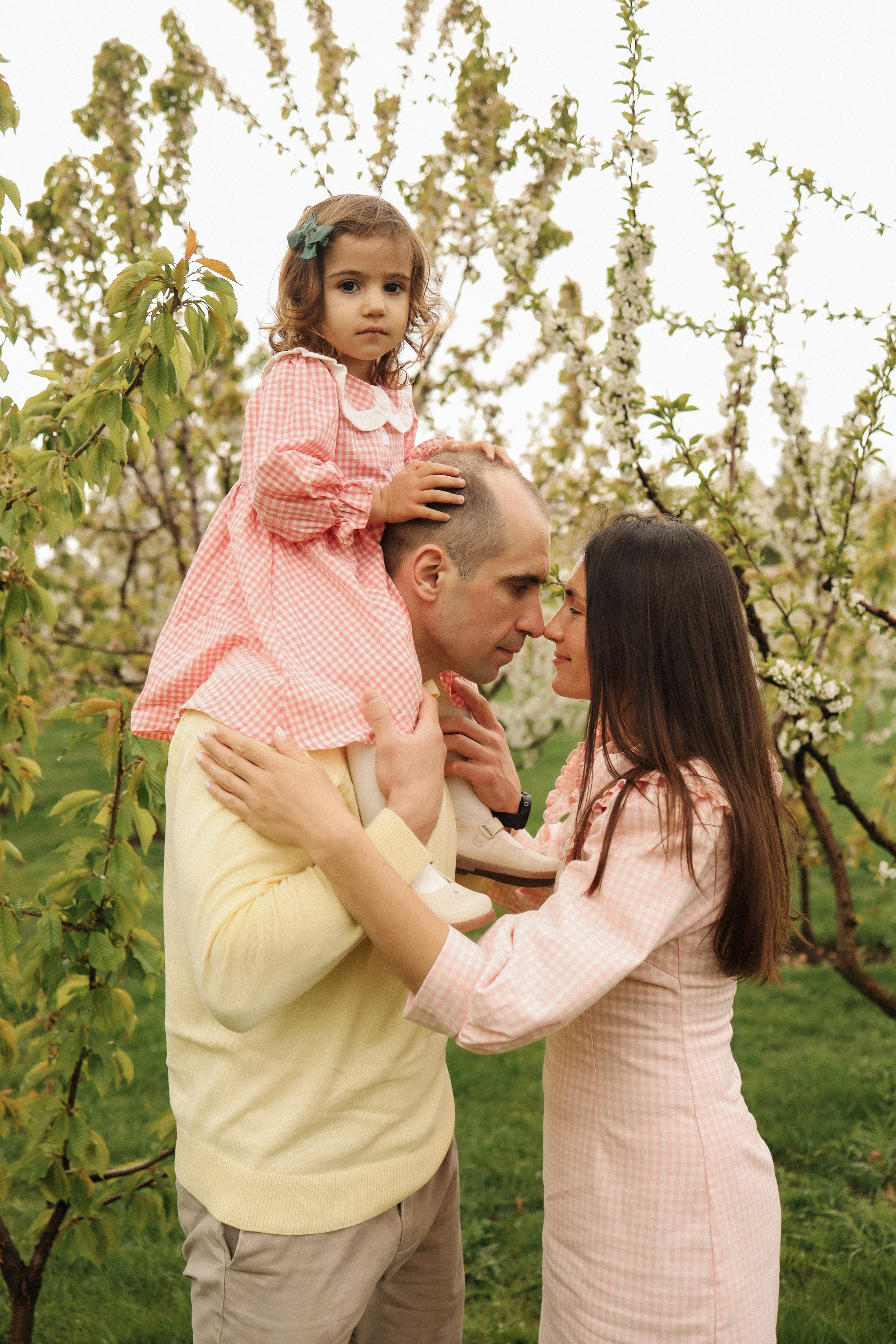 День рождения в цветущем саду. Семейный и lovestory фотограф в Москве Светлана Коняхина