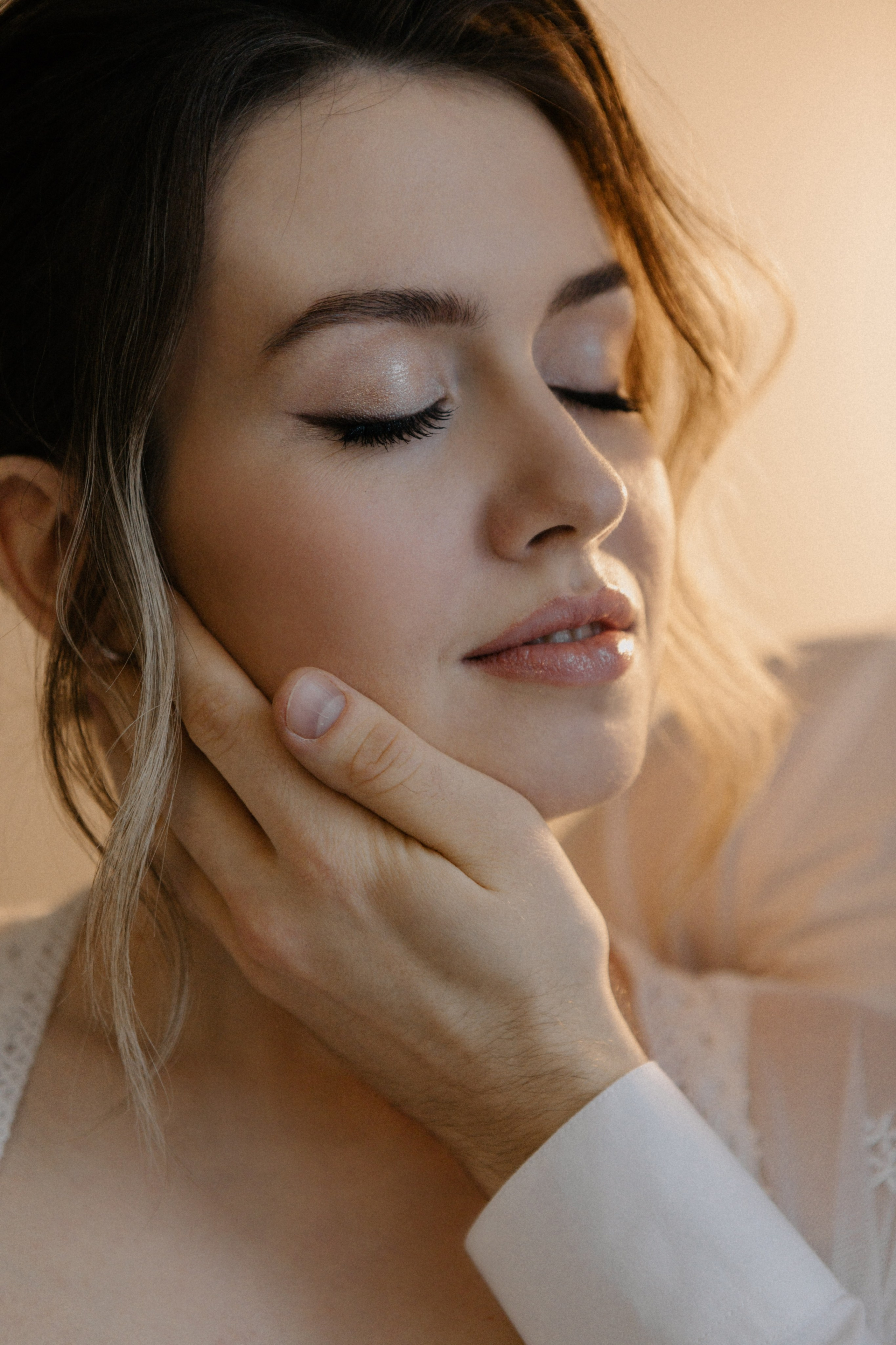 Ксюша и Илья. Утро в отеле роспись в Birds. Свадебный и портретный фотограф в Москве Анастасия Масюк