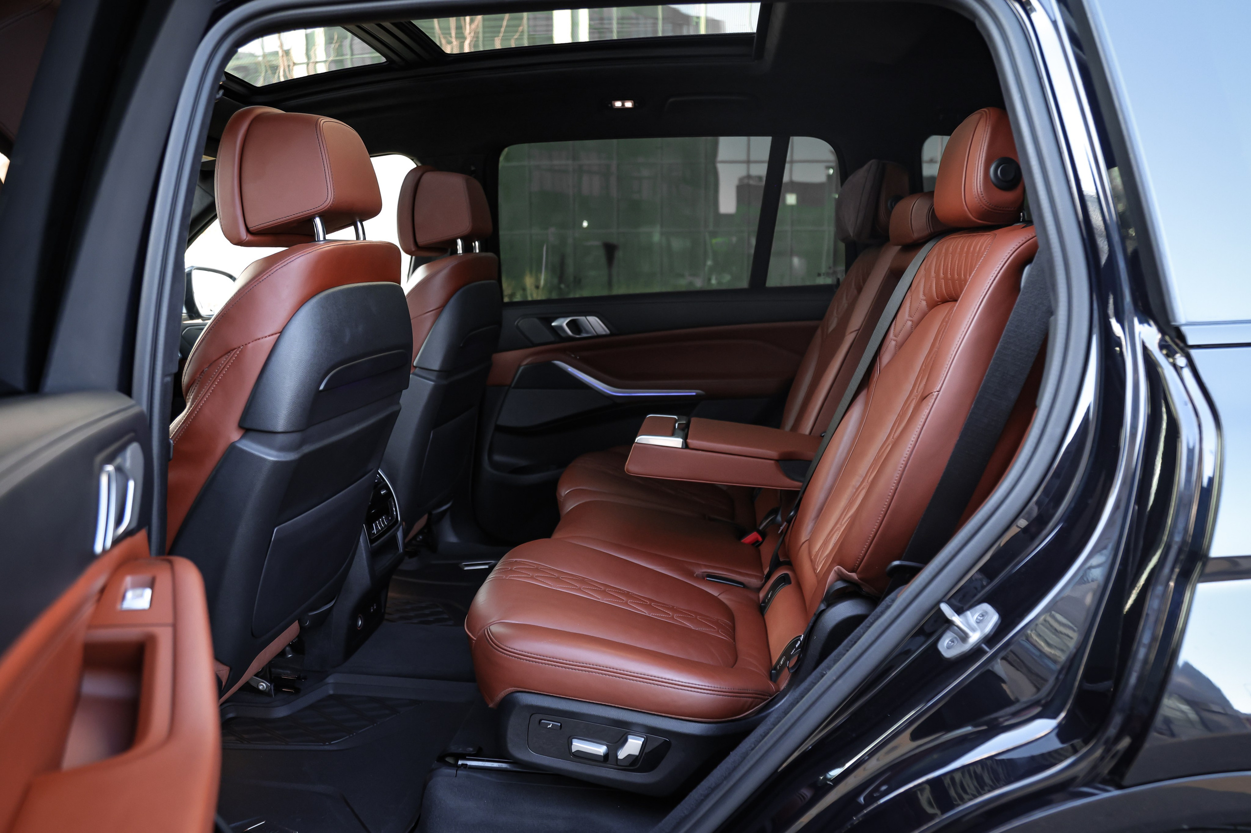 2020 BMW X7 XDrive 40i. Mixturecaptures