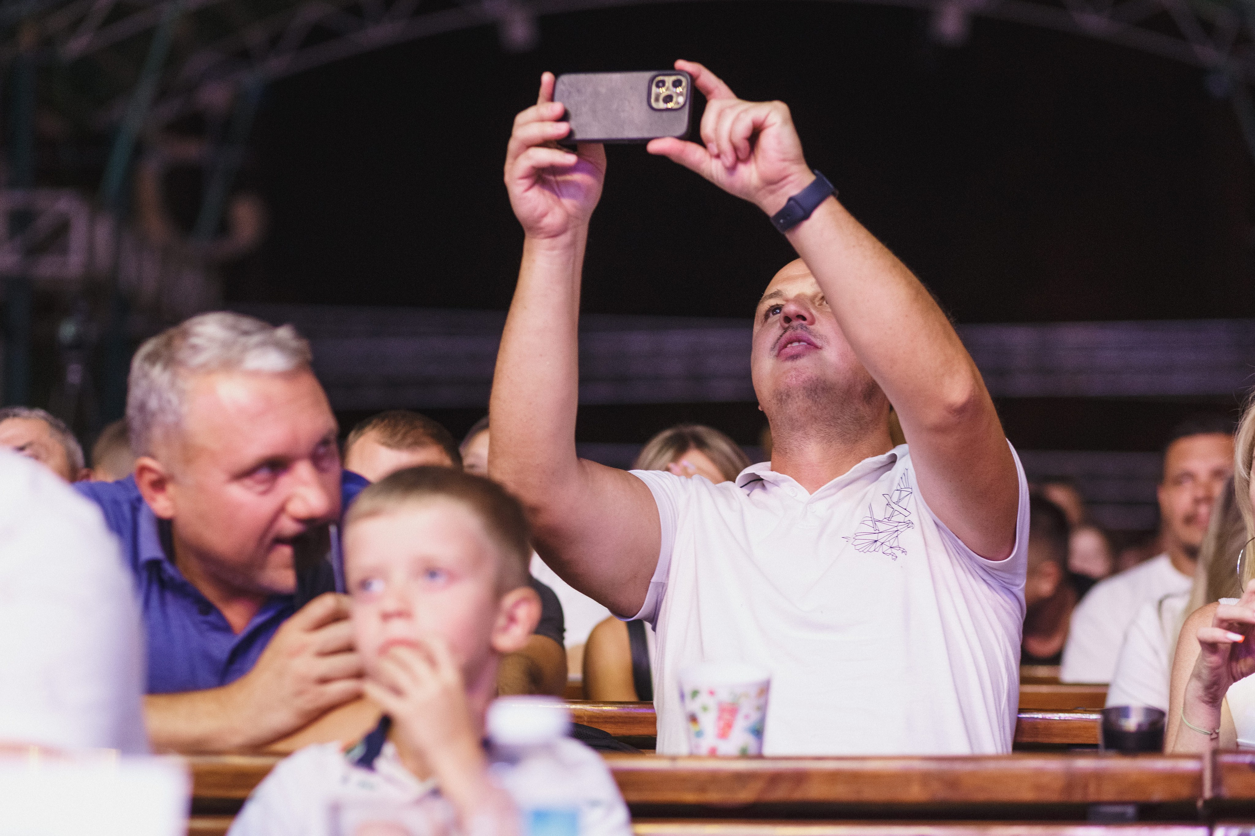 Шутки с уголка: Весёлый день с КВН в Парке Горького Таганрога. Свадебный и семейный фотограф в Таганроге Бакарюк Антон