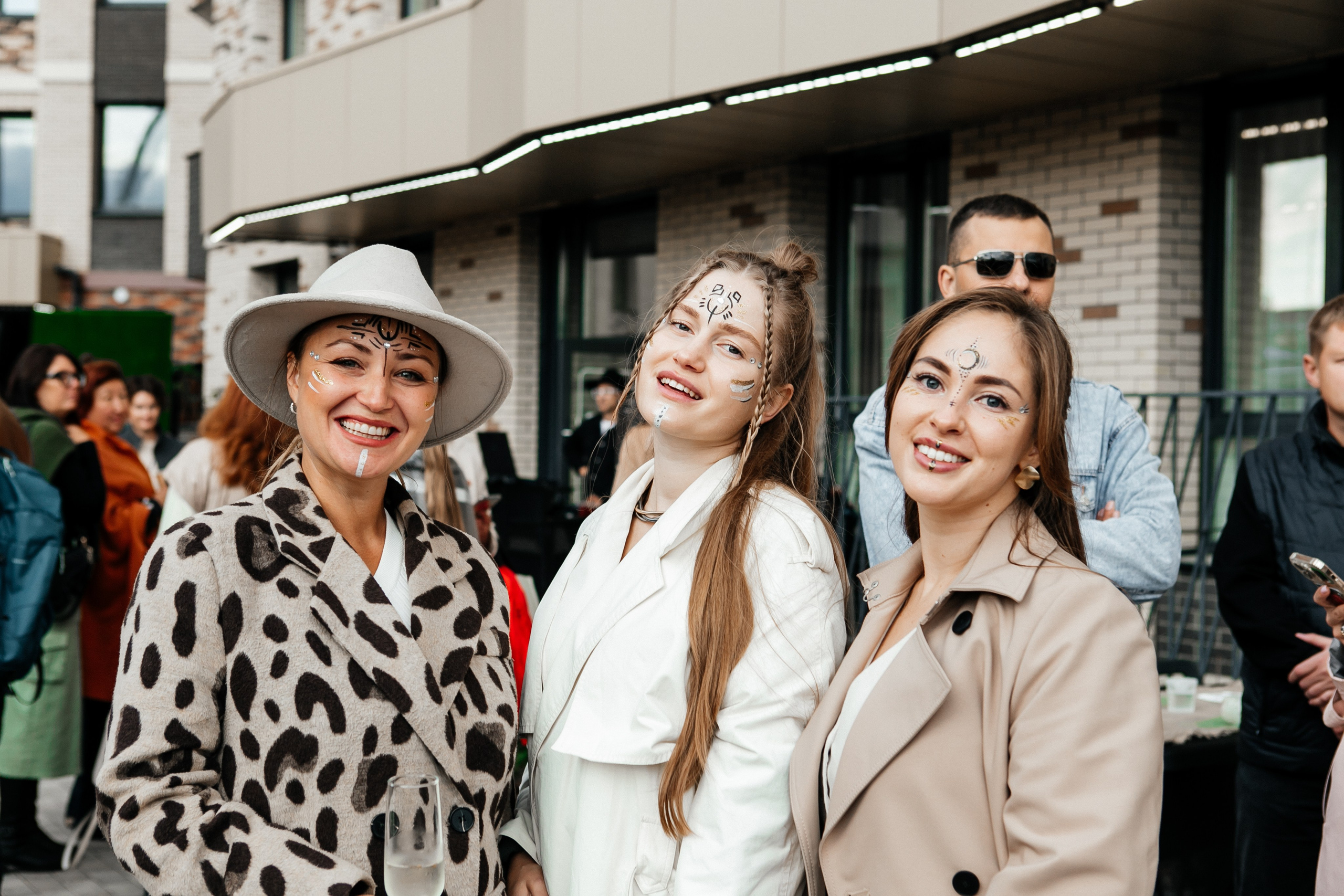 Презентация в квартал стрижи от Восток Центр Иркутск. Фотограф в Иркутске Анастасия Кись. Студийная фотосессия беременности в тканях Иркутск. Семейная фотосессия, ПОРТРЕТ «ПОКОЛЕНИЕ»