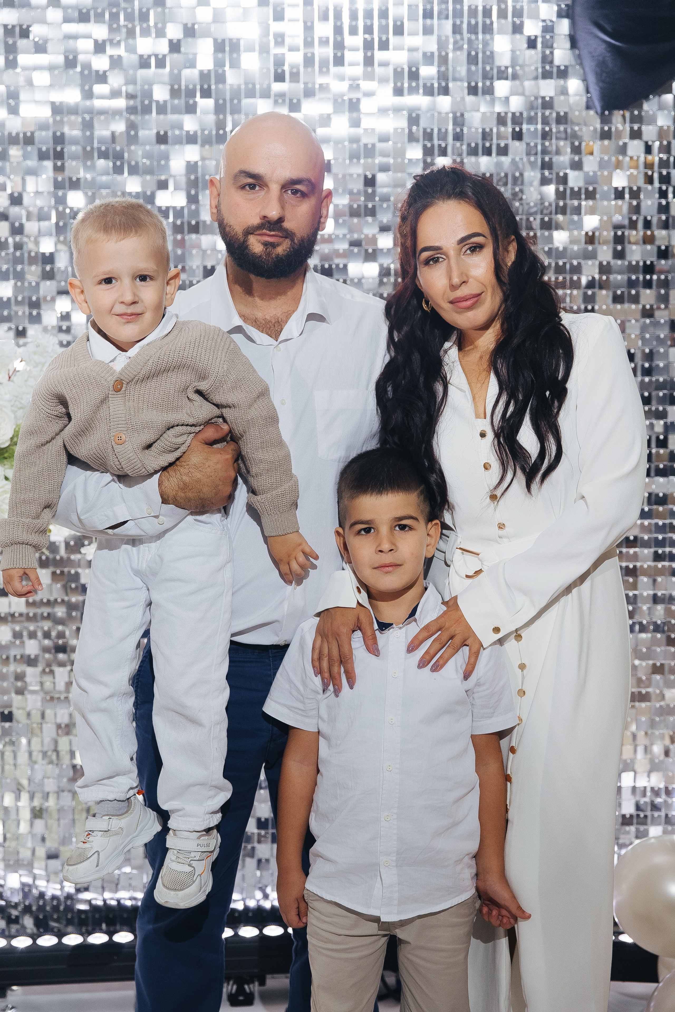 Ани и Назели. 35&5 День рождения, «Янтарь». Фотограф в Красноярске Надежда Воскресенская