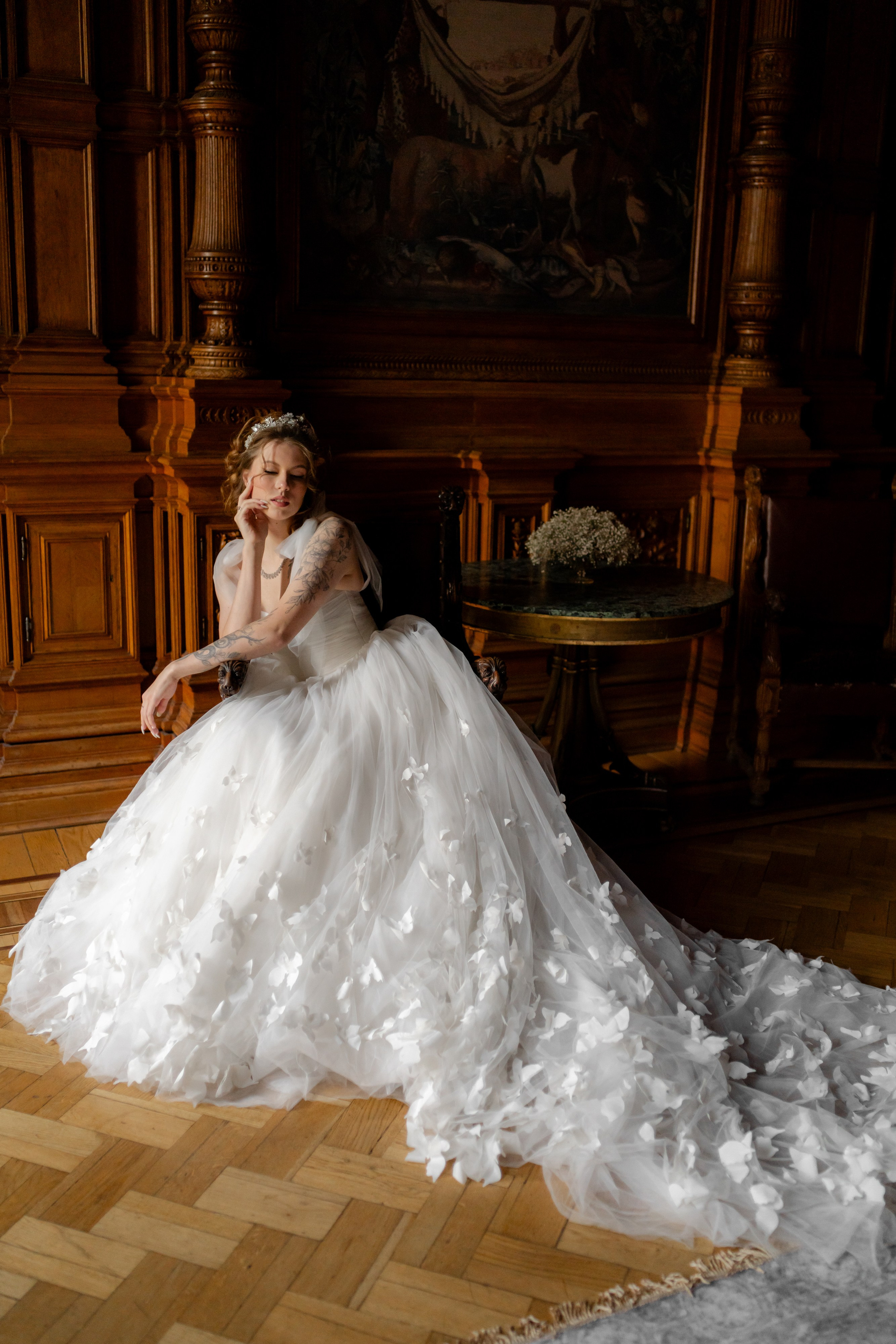  портрет невесты в красивом платье в Доме Архитектора, особняке Половцова на свадебной фотосессии