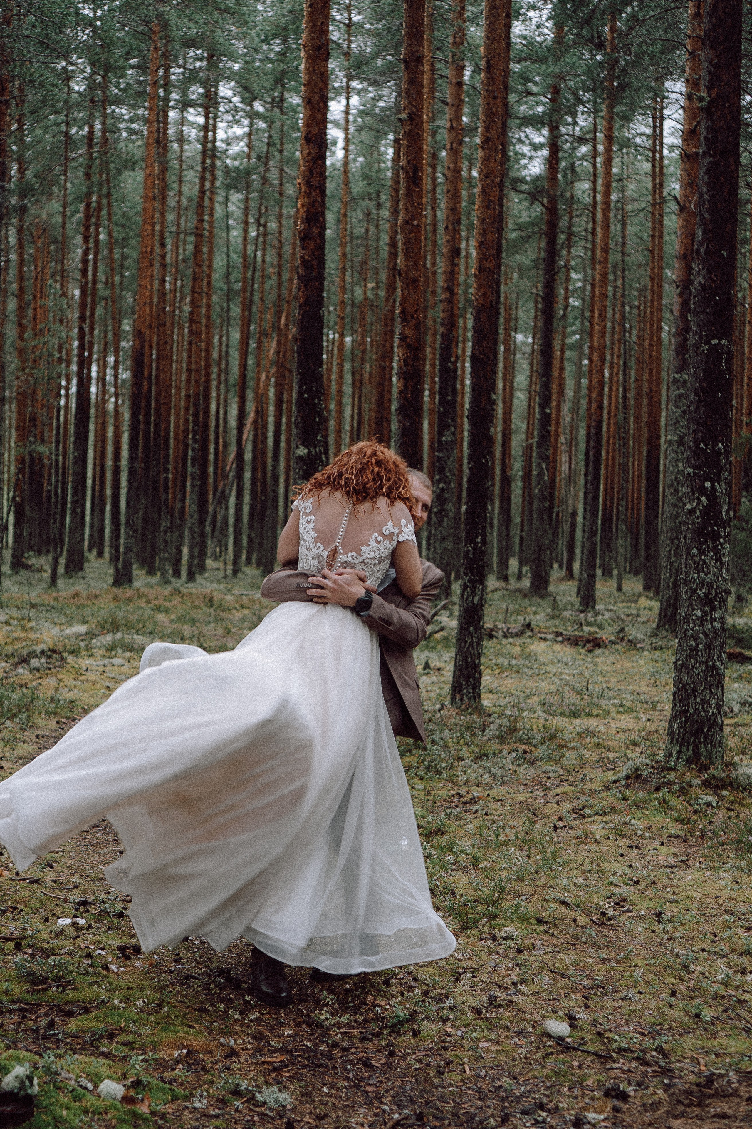 СВАДЕБНАЯ ФОТОСЕССИИЯ ПАРЫ В ГОРОДЕ ПРИОЗЕРСК В СОСНОВОМ ЛЕСУ И С ПИКАПОМ. Профессиональный фотограф, Санкт-Петербург — Виктория Богомолова