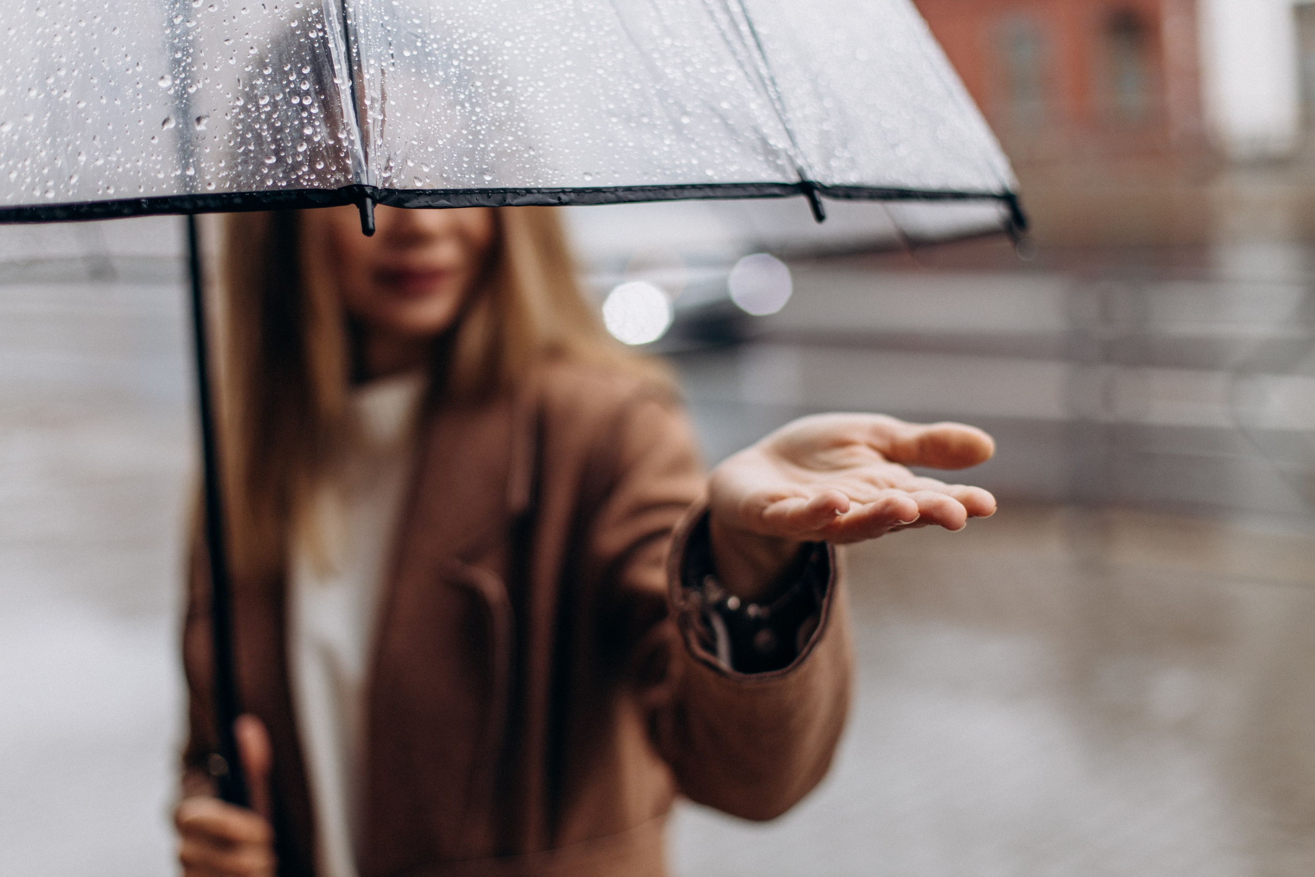 Фотосессия для мамы и дочки под дождём Самара. Семейный фотограф в Самаре Елена Ефимова