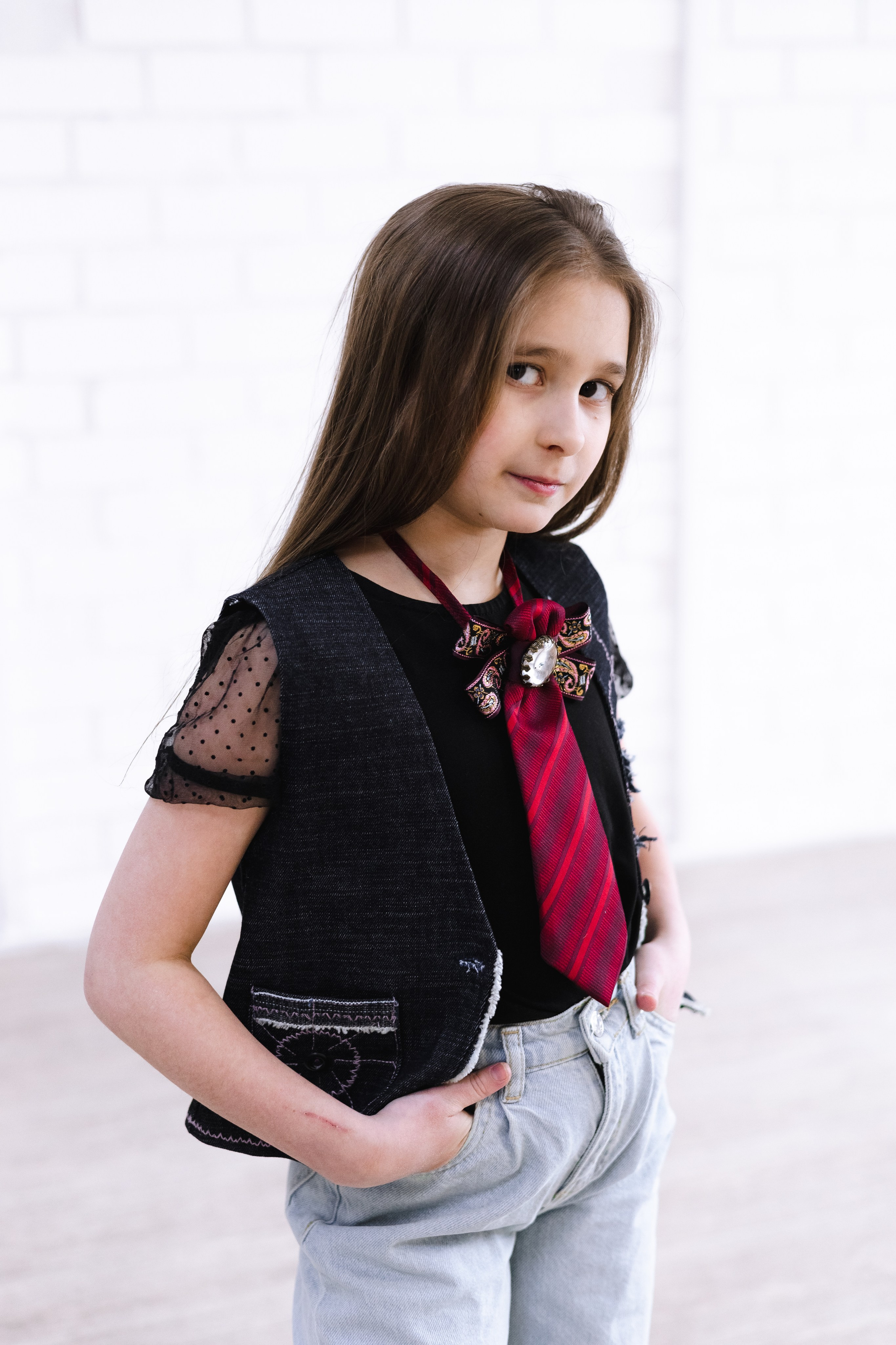 Галстук-переделка — стильное решение для оригинального образа девочки-подростка. Школа для девочек во Владивостоке — Само Совершенство