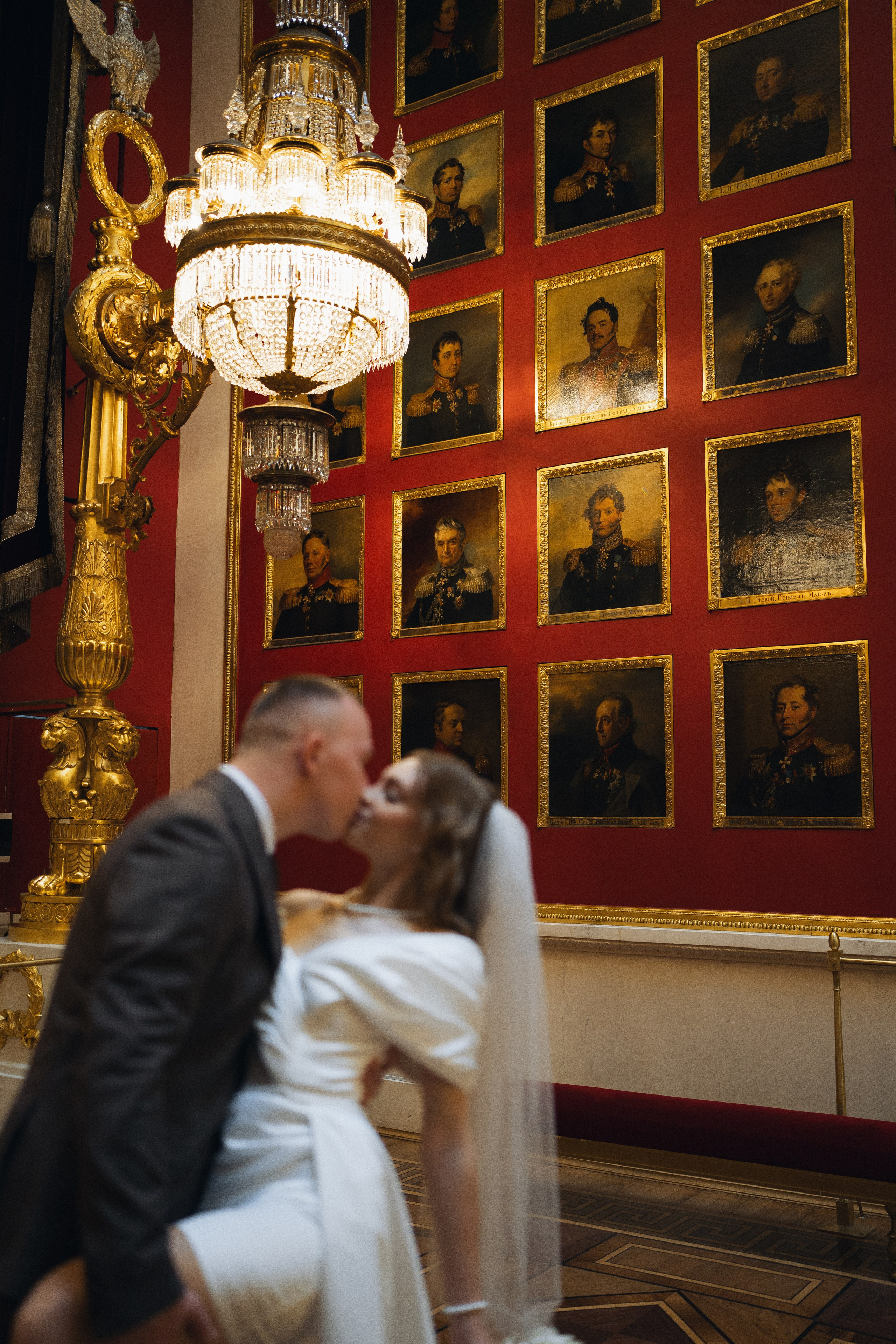 Дмитрий и Кира (Эрмитаж). Свадебный фотограф в Санкт-Петербурге