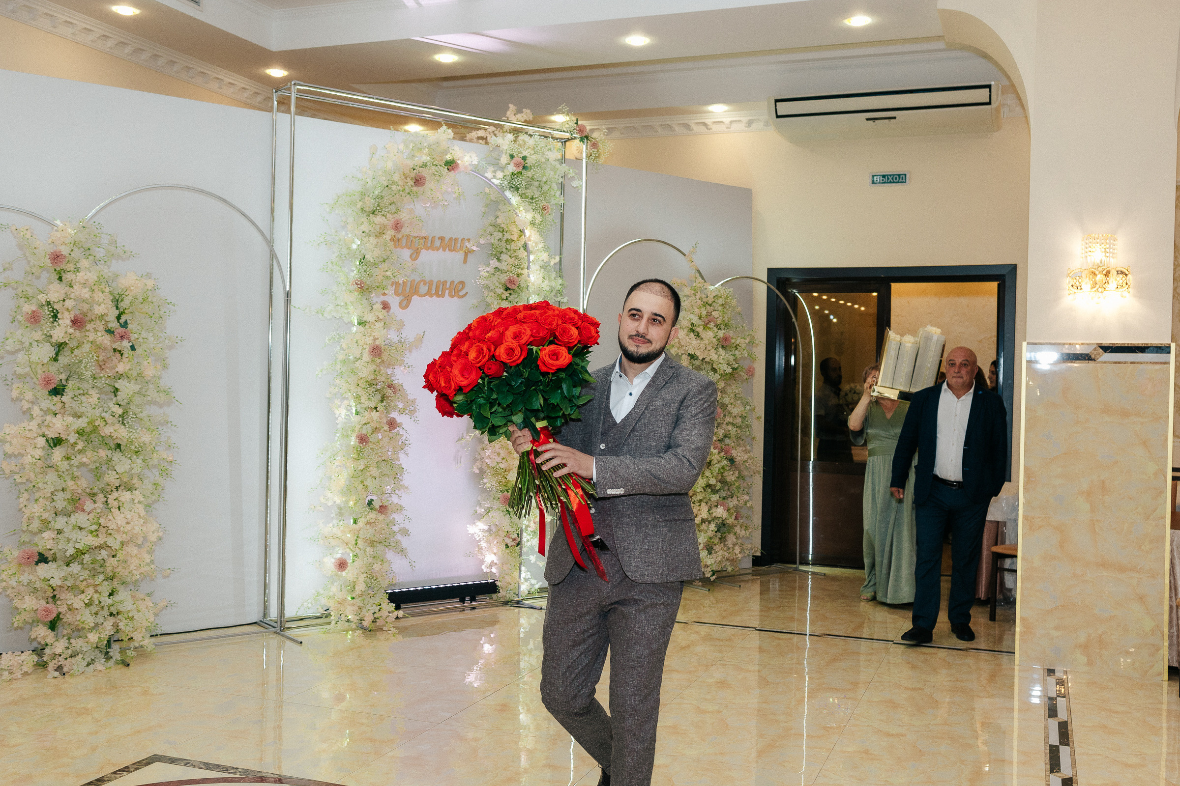 Помолвка Владимира и Лусине. Свадебный и семейный фотограф в Красноярске Анастасия Турчанова