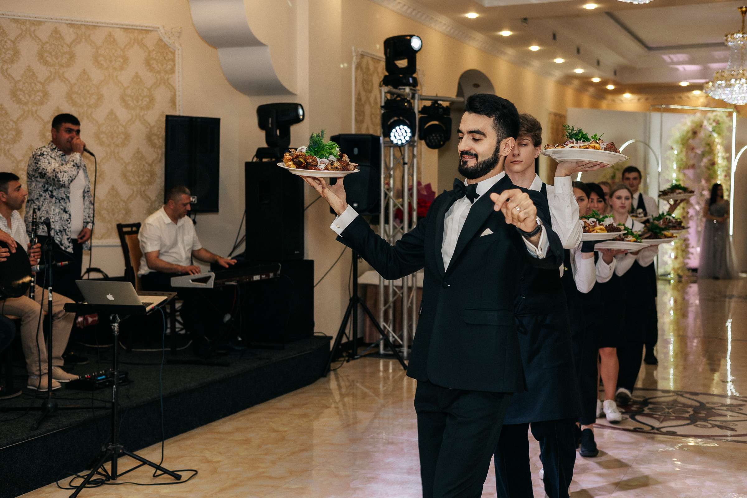 Помолвка Владимира и Лусине. Свадебный и семейный фотограф в Красноярске Анастасия Турчанова