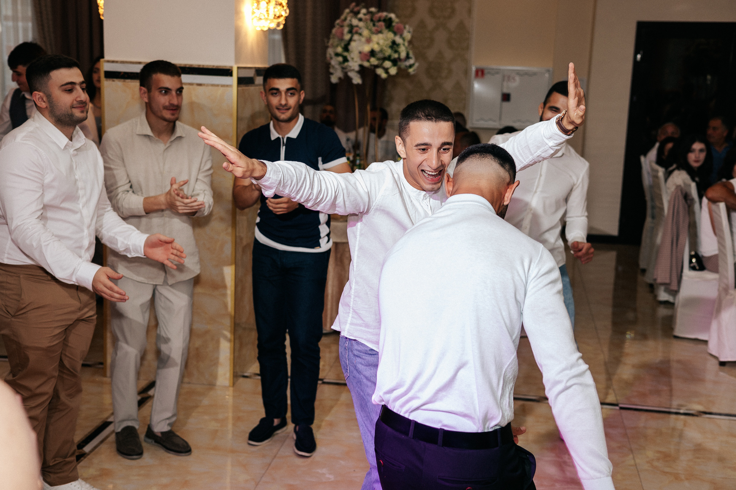 Помолвка Владимира и Лусине. Свадебный и семейный фотограф в Красноярске Анастасия Турчанова