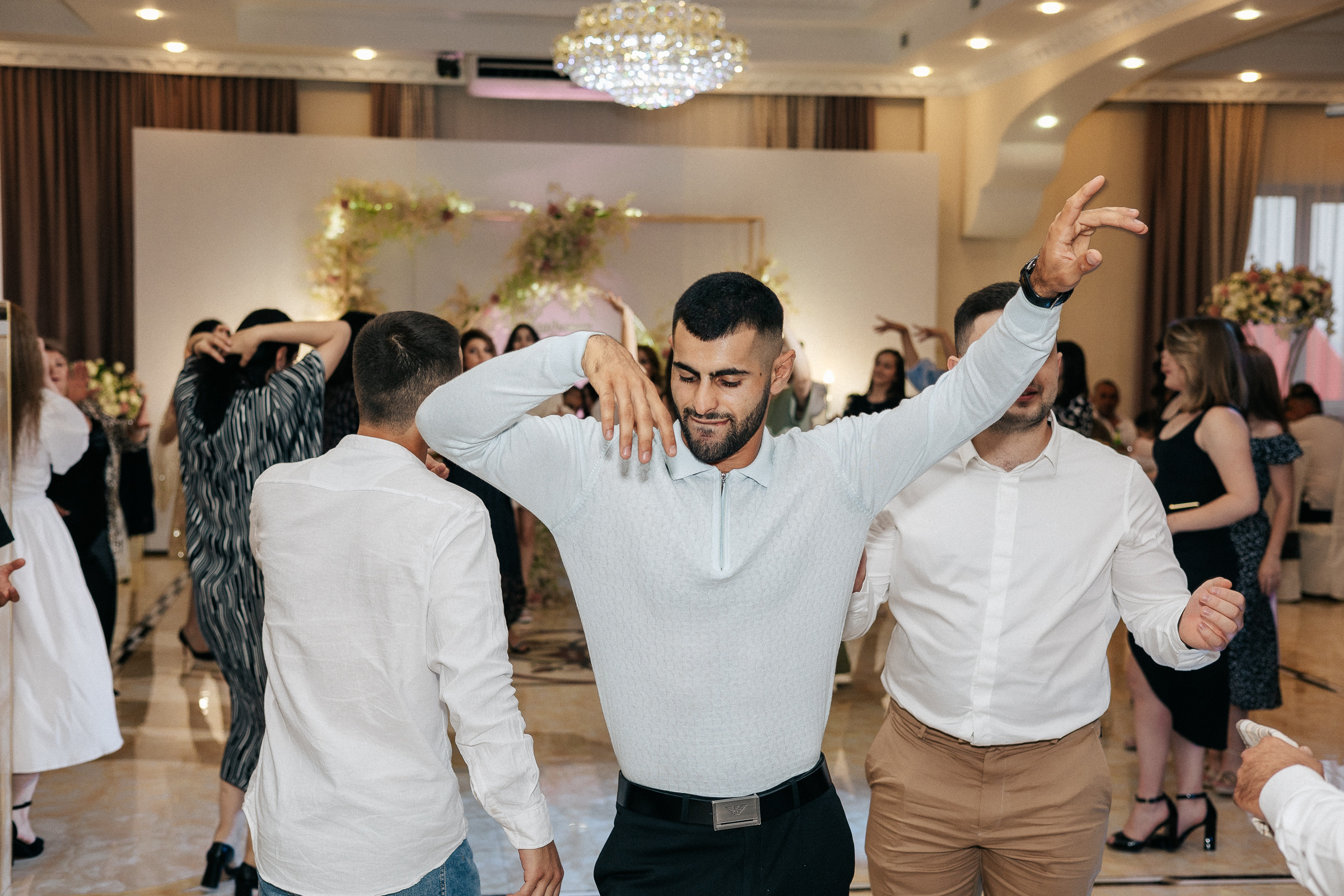 Помолвка Владимира и Лусине. Свадебный и семейный фотограф в Красноярске Анастасия Турчанова