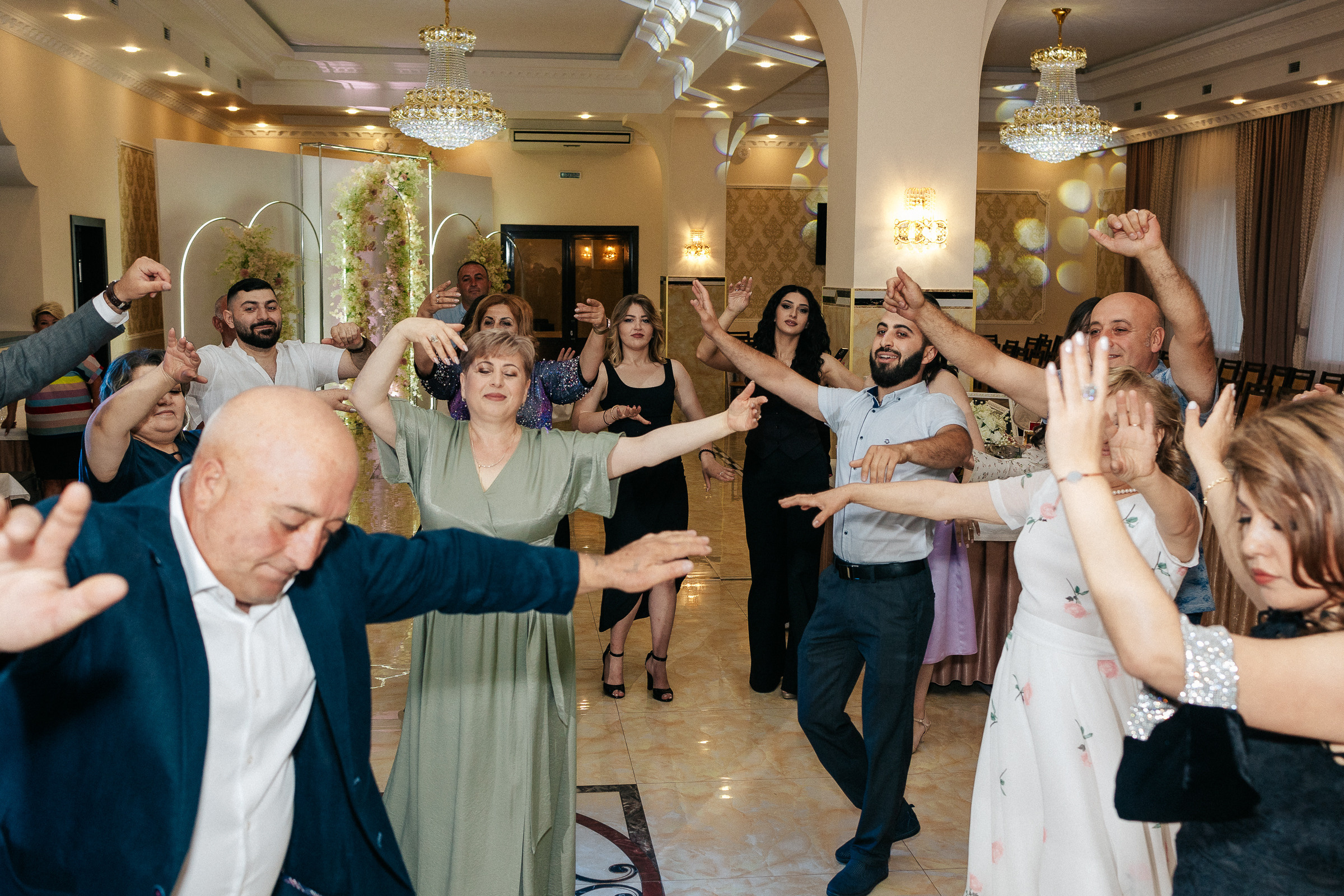 Помолвка Владимира и Лусине. Свадебный и семейный фотограф в Красноярске Анастасия Турчанова