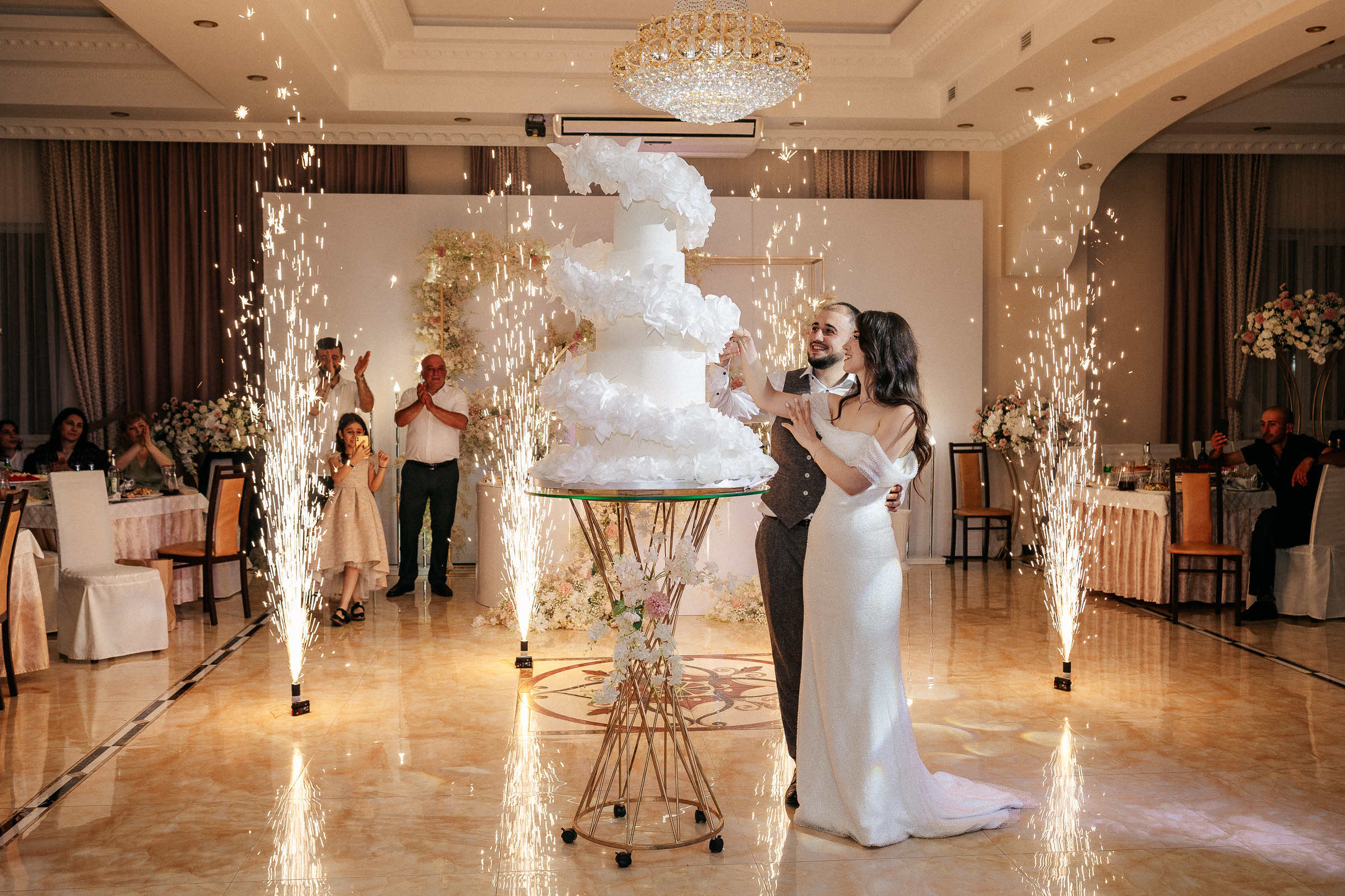 Помолвка Владимира и Лусине. Свадебный и семейный фотограф в Красноярске Анастасия Турчанова