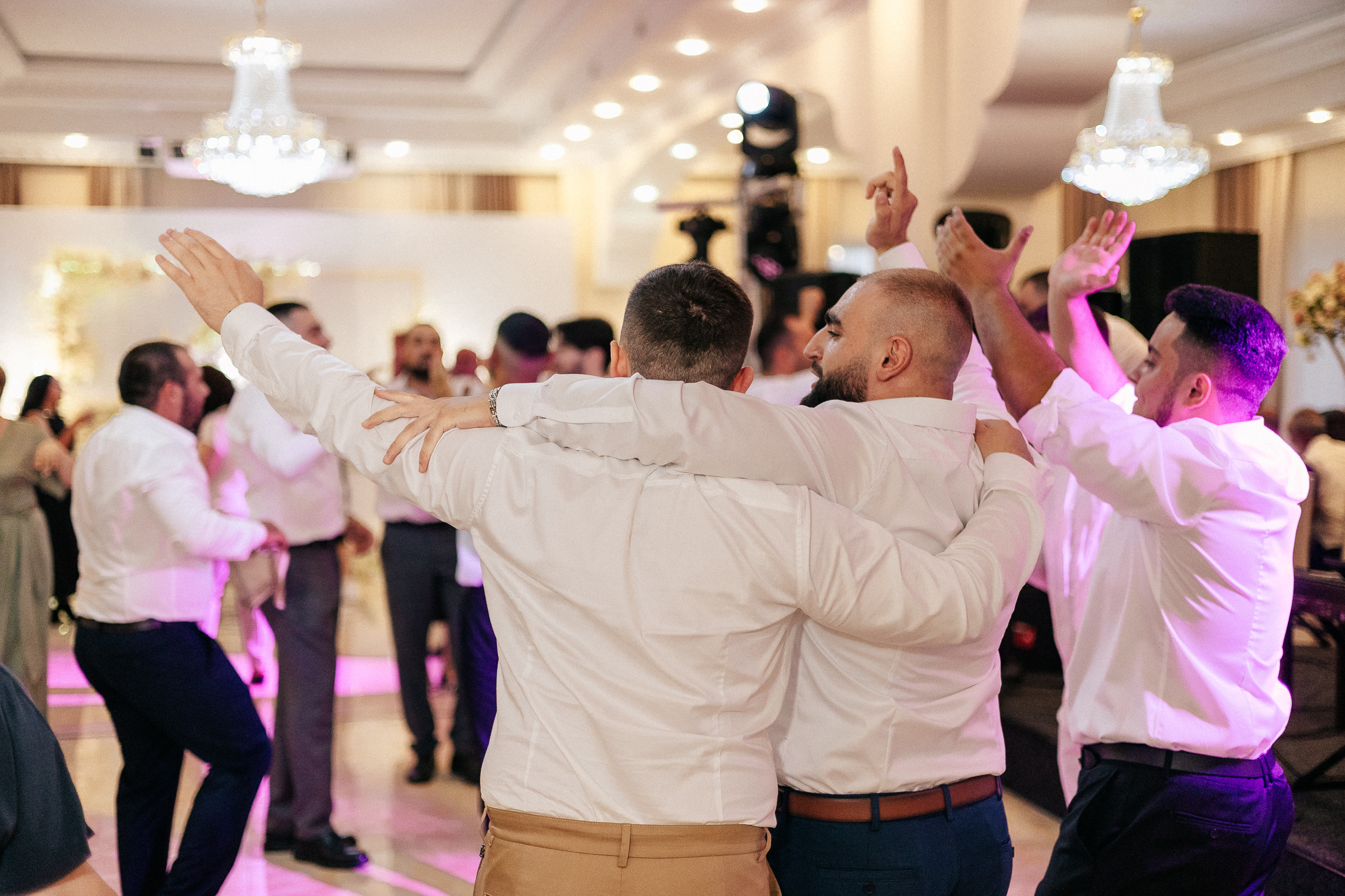 Помолвка Владимира и Лусине. Свадебный и семейный фотограф в Красноярске Анастасия Турчанова