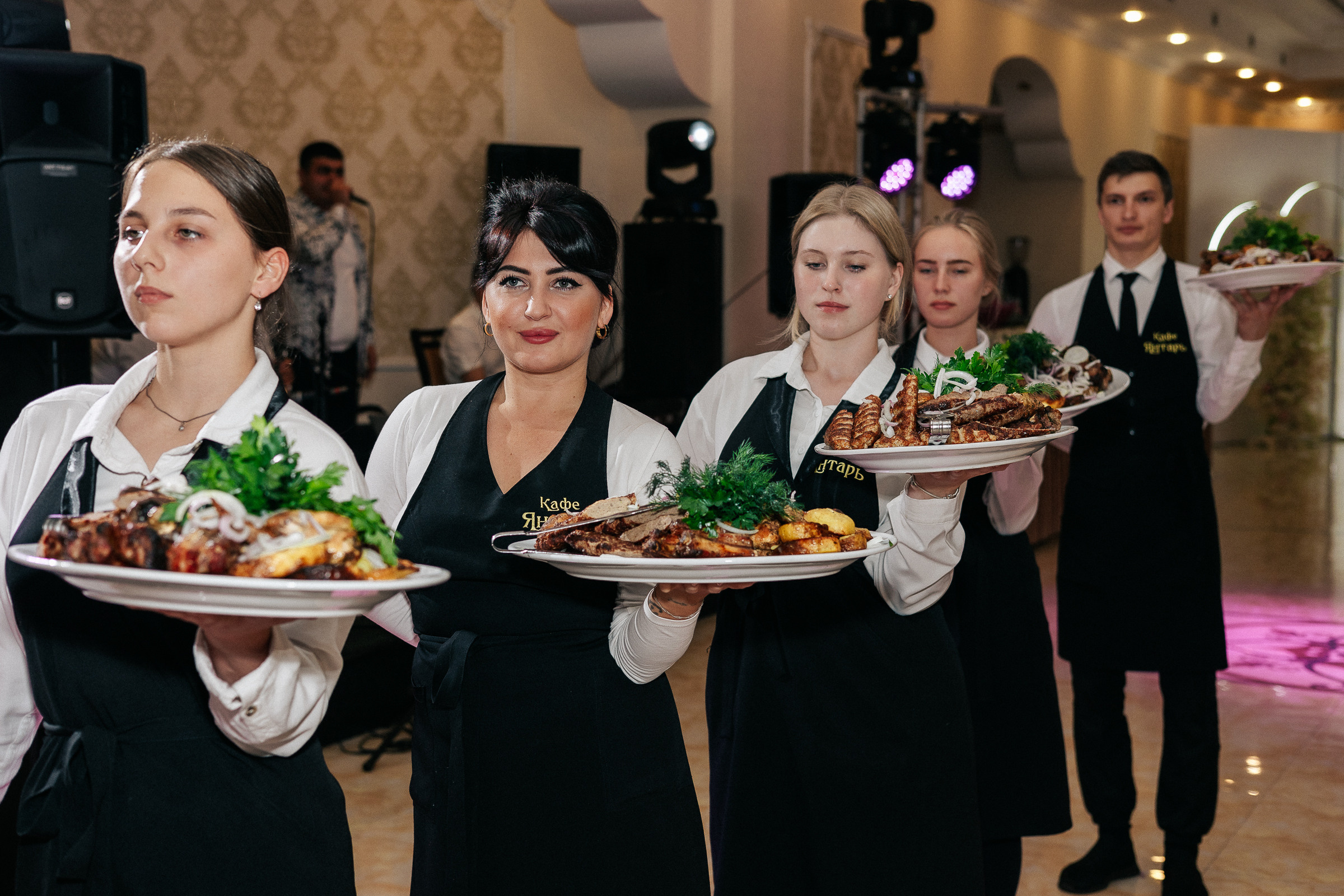 Помолвка Владимира и Лусине. Свадебный и семейный фотограф в Красноярске Анастасия Турчанова
