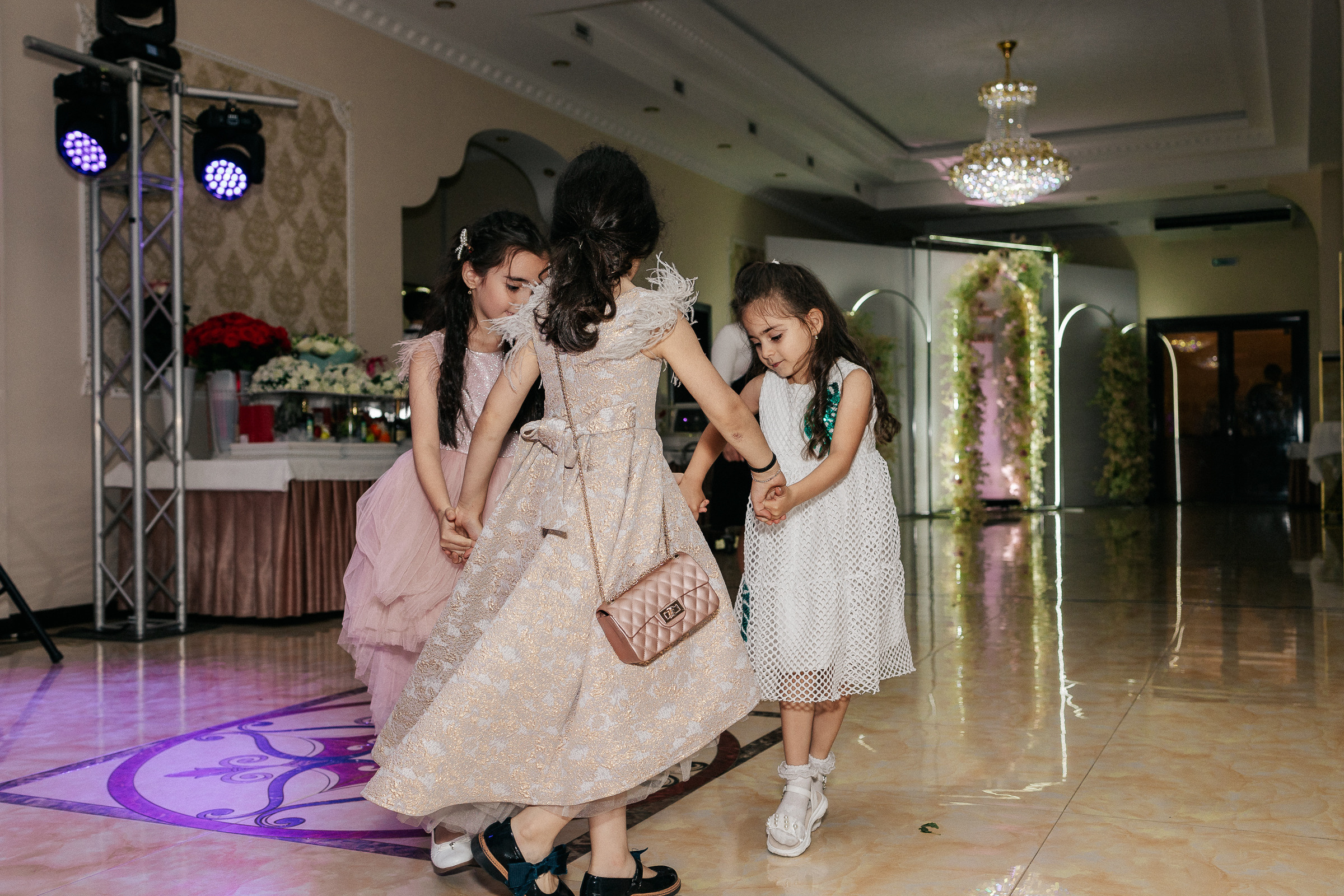 Помолвка Владимира и Лусине. Свадебный и семейный фотограф в Красноярске Анастасия Турчанова