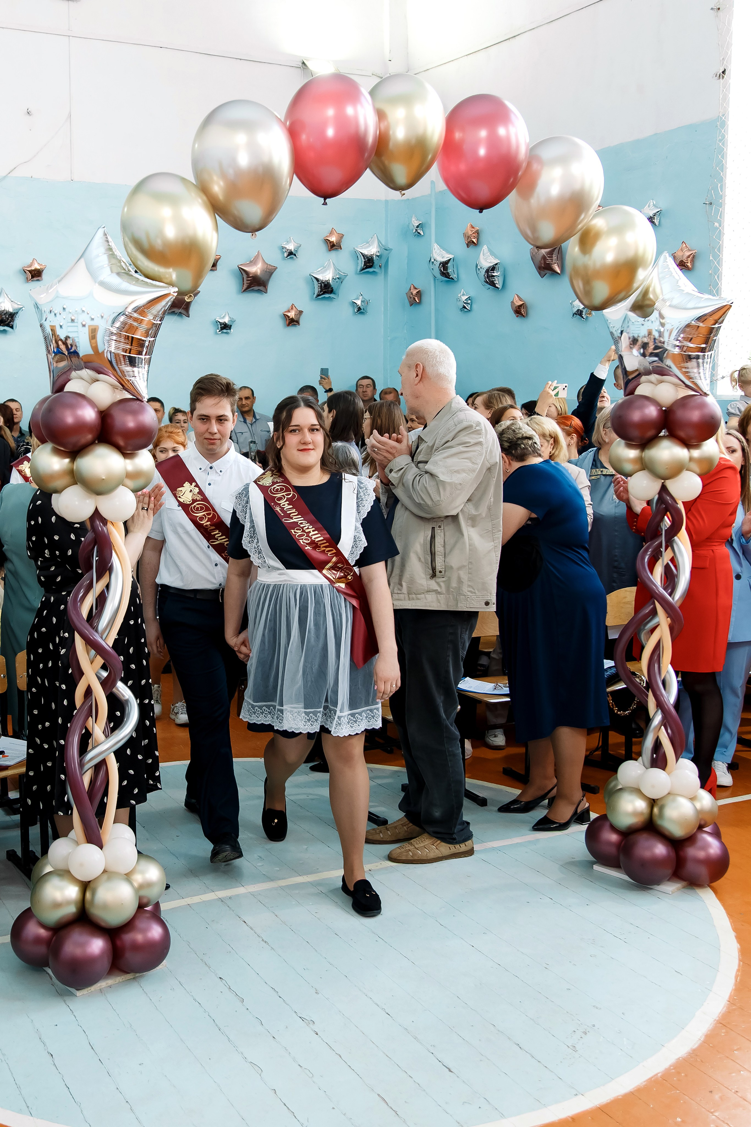 11 класс Последний звонок. Фотограф Любовь Корниенко, Примоский край