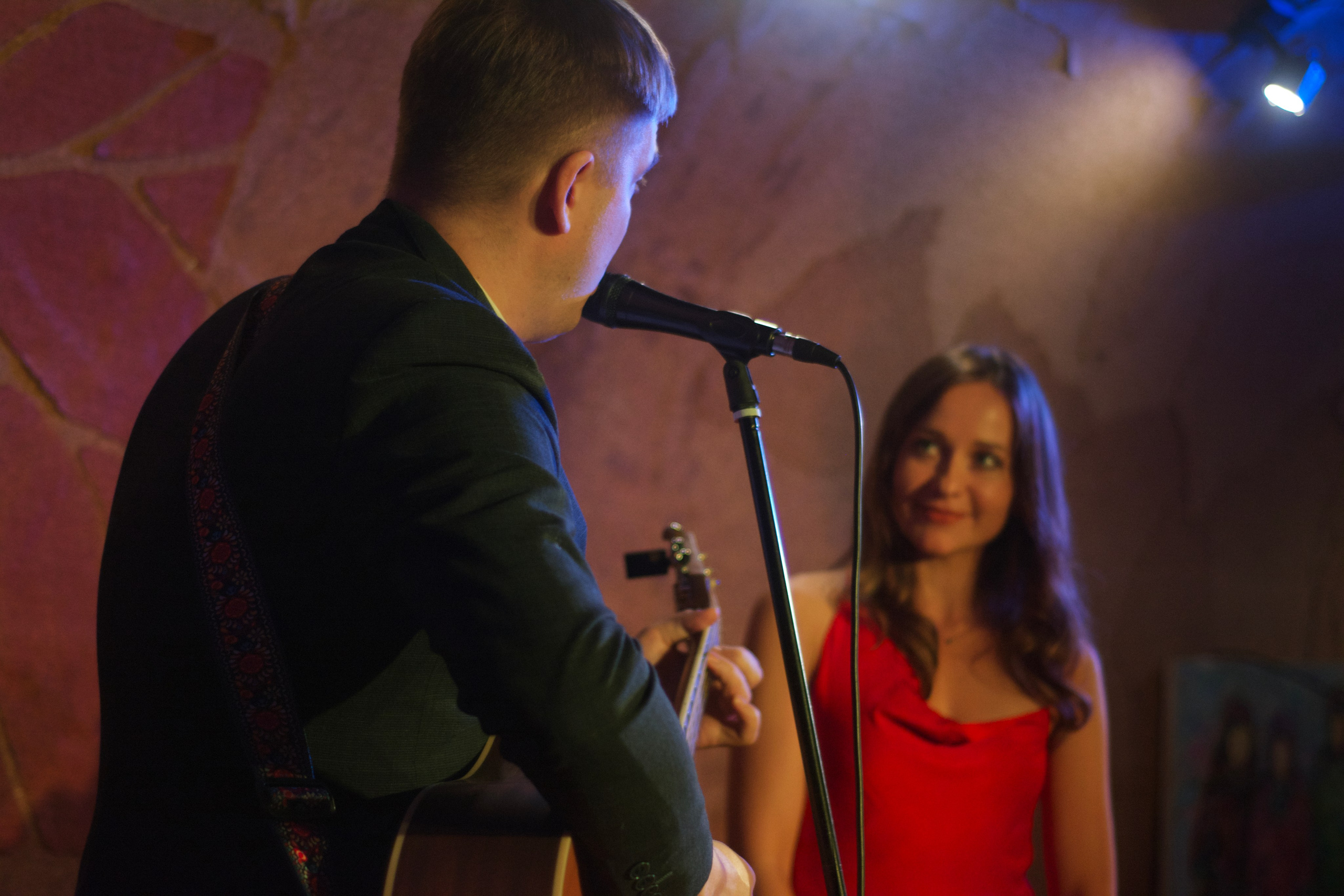 Песни о любви при свечах. F/8 and be there — оказаться в нужном месте и поймать момент