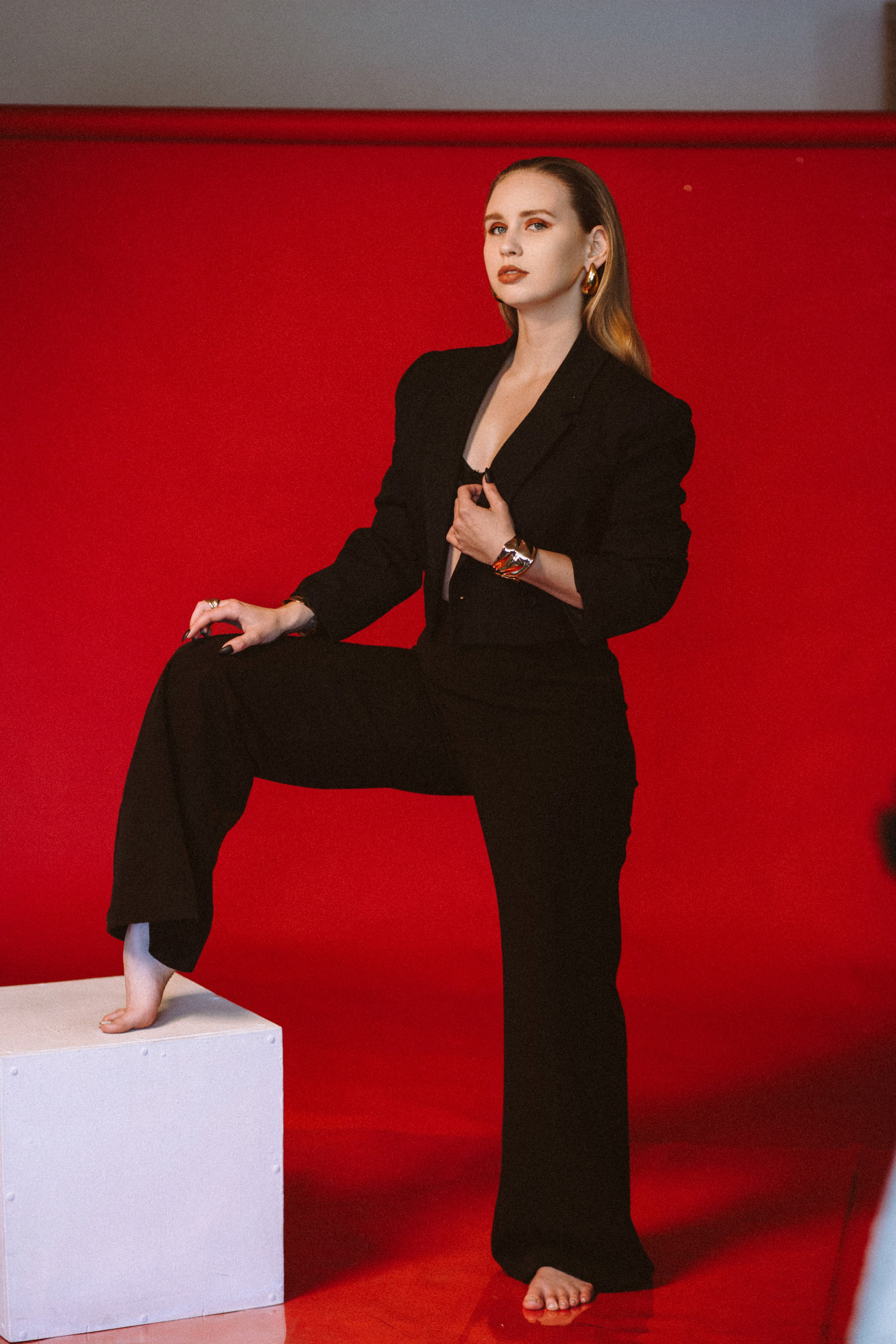 Арина на красном. Семейный фотограф в Вышнем Волочке — Ульяна Иванова | Фотосессии для всей семьи