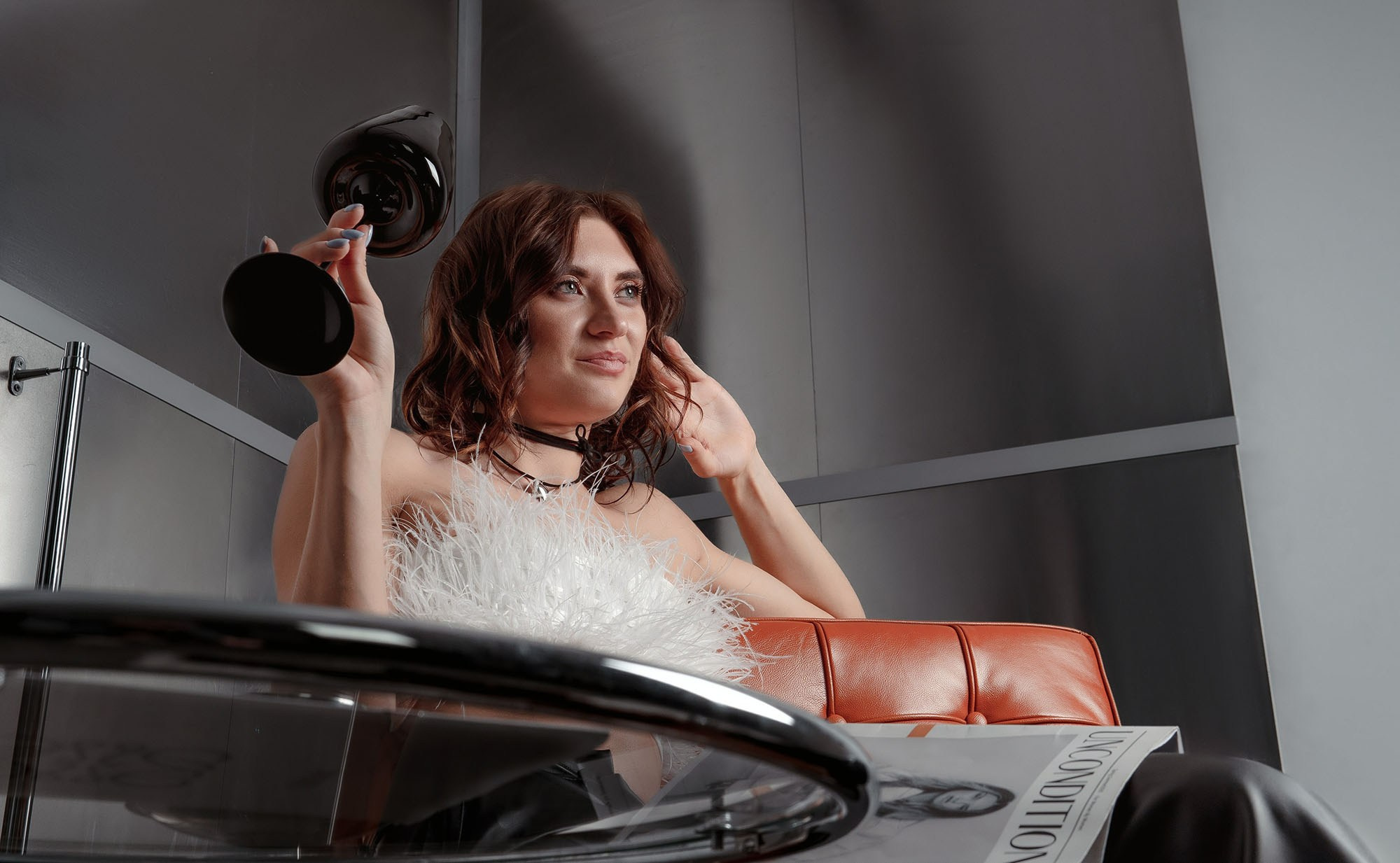 Фотосессия в тёмной студии