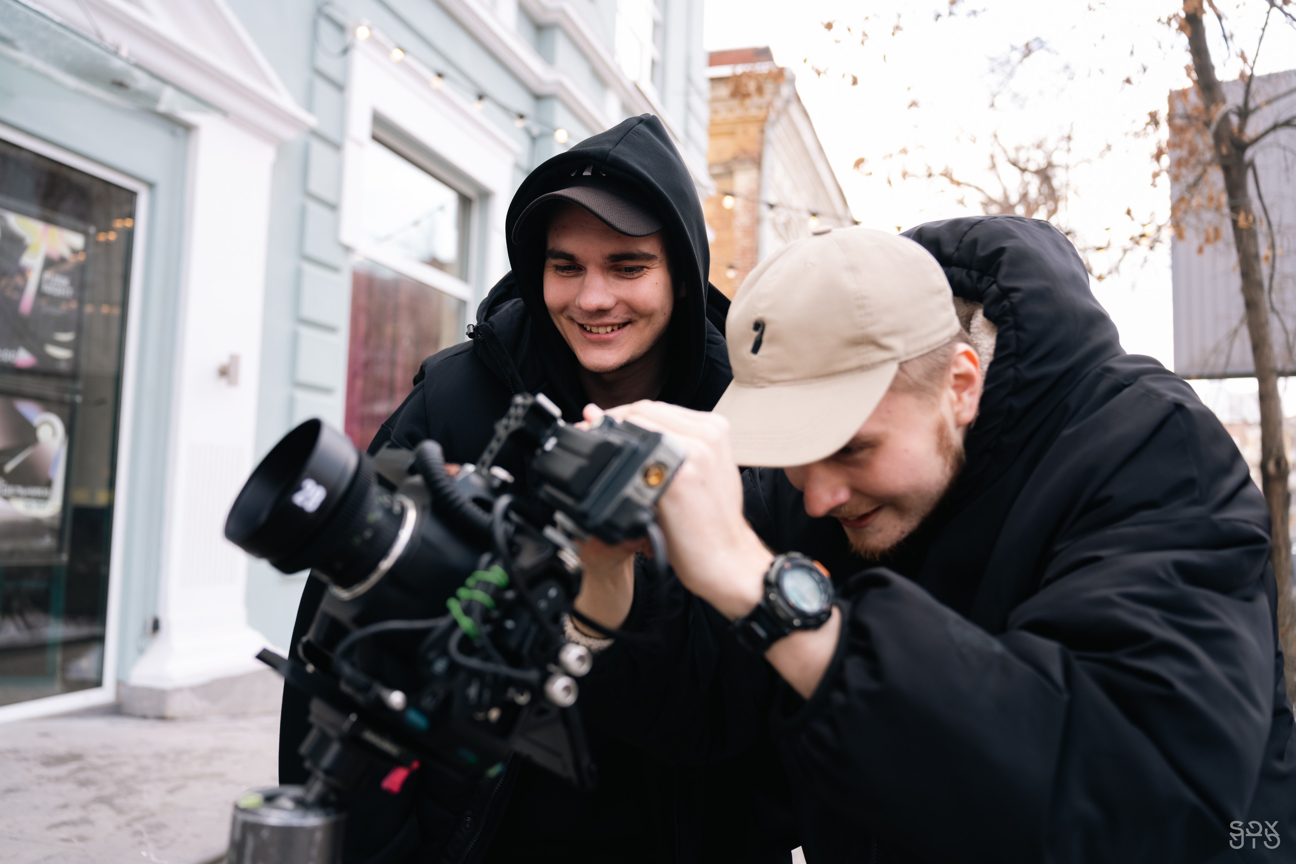 Видеопродакшн BACKED ROLL