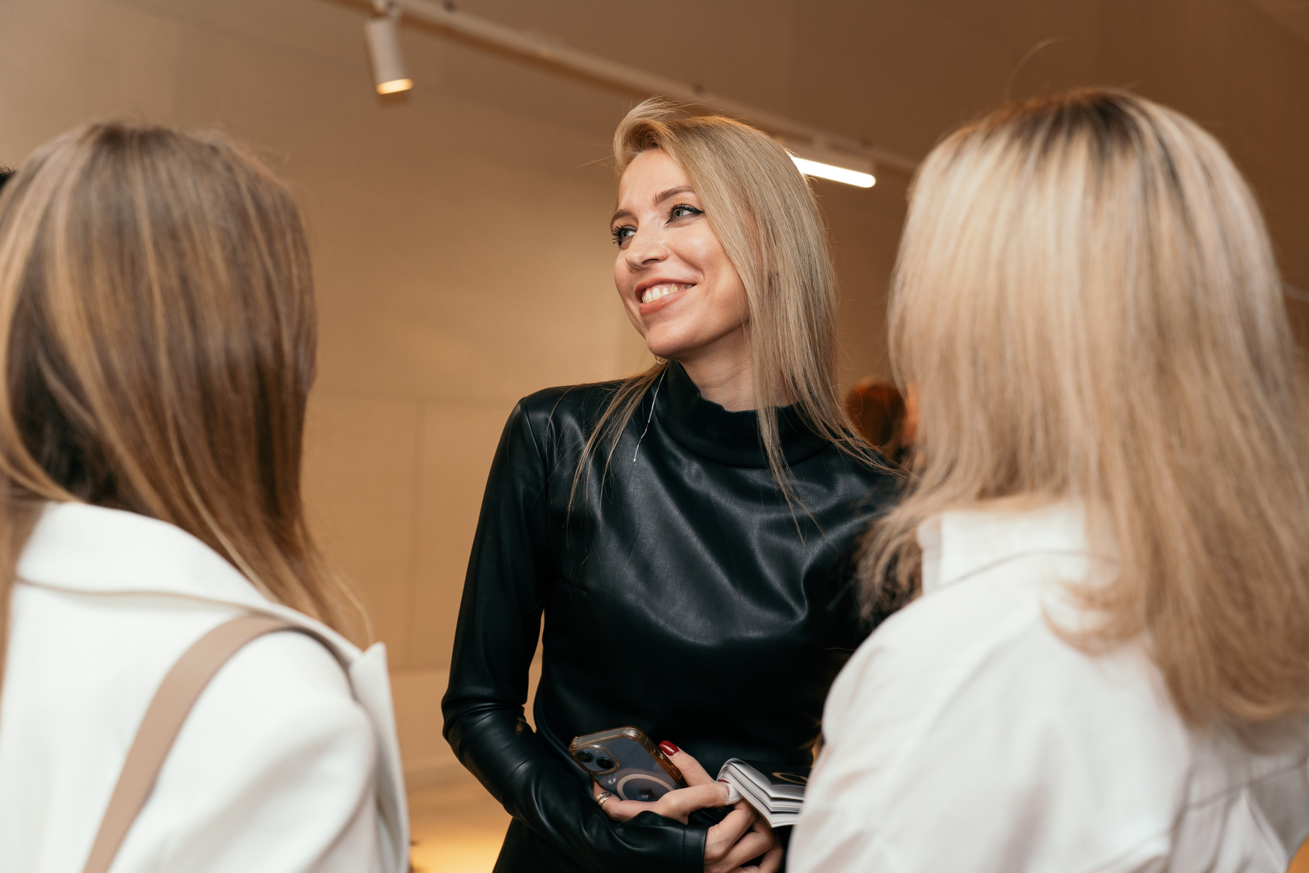 METOD Conf. Я занимаюсь событийной, свадебной, товарной, студийной… фотографией