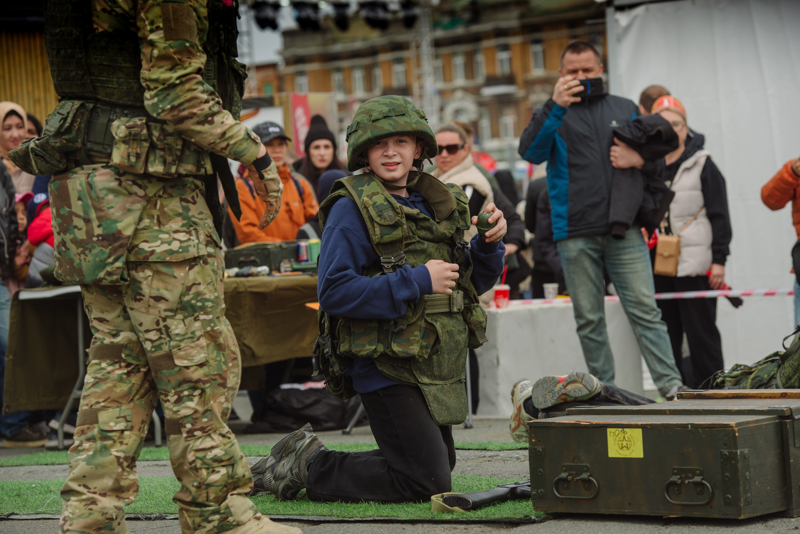 9 мая Центральная плащадь. Фотограф Мария Каюрова