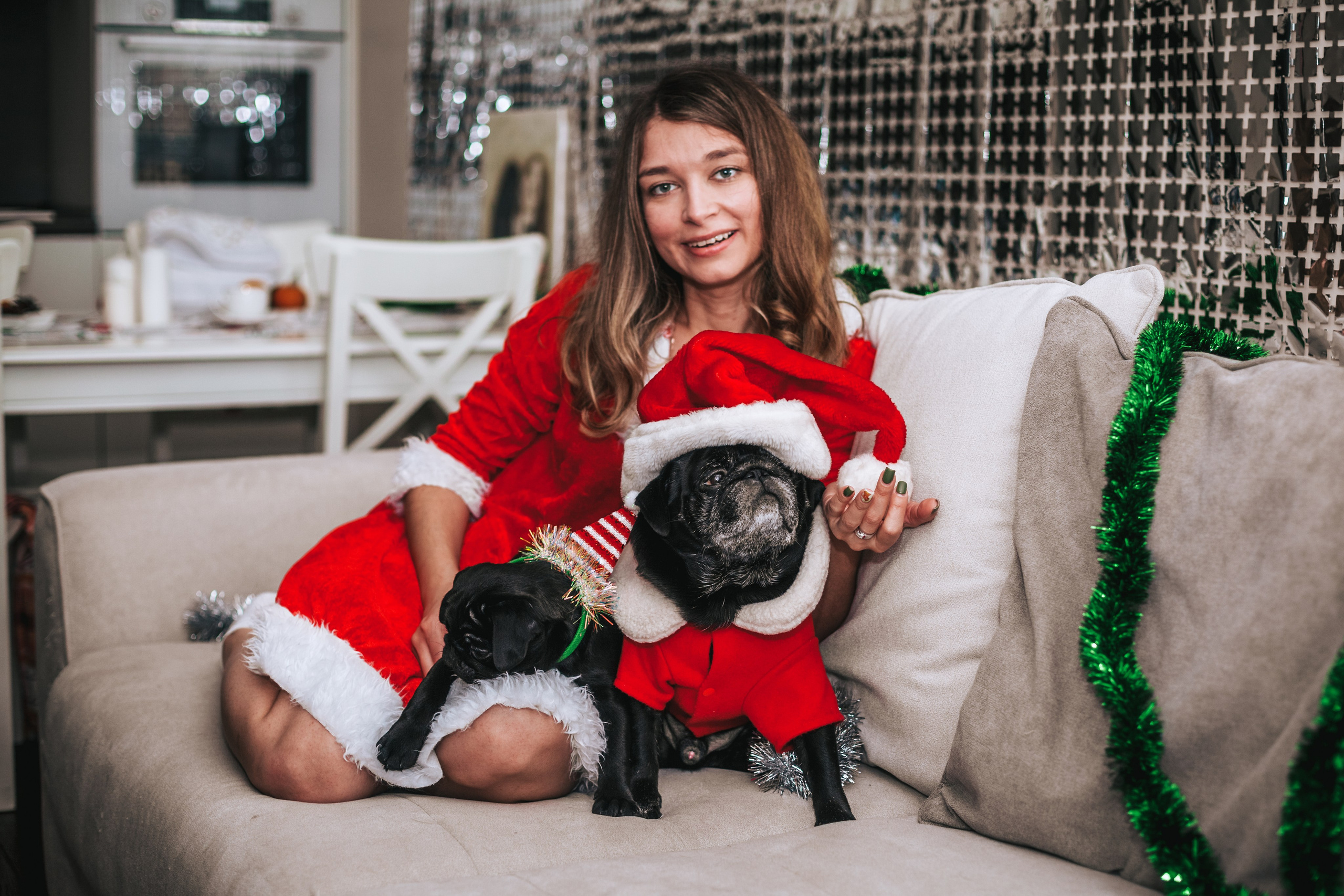 Домашняя фотосессия Оли и двух ее мопсов. Фотограф-анималист Татьяна Степанова