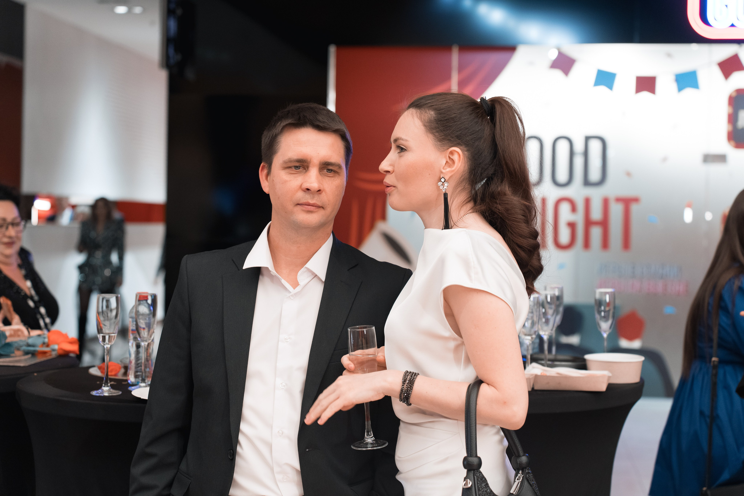 Веб-сериал «МЫ». Для тех, кто не ждёт удачи, а создаёт её. Каждая фотосессия — это твой момент, твой стиль, твой успех. 📸