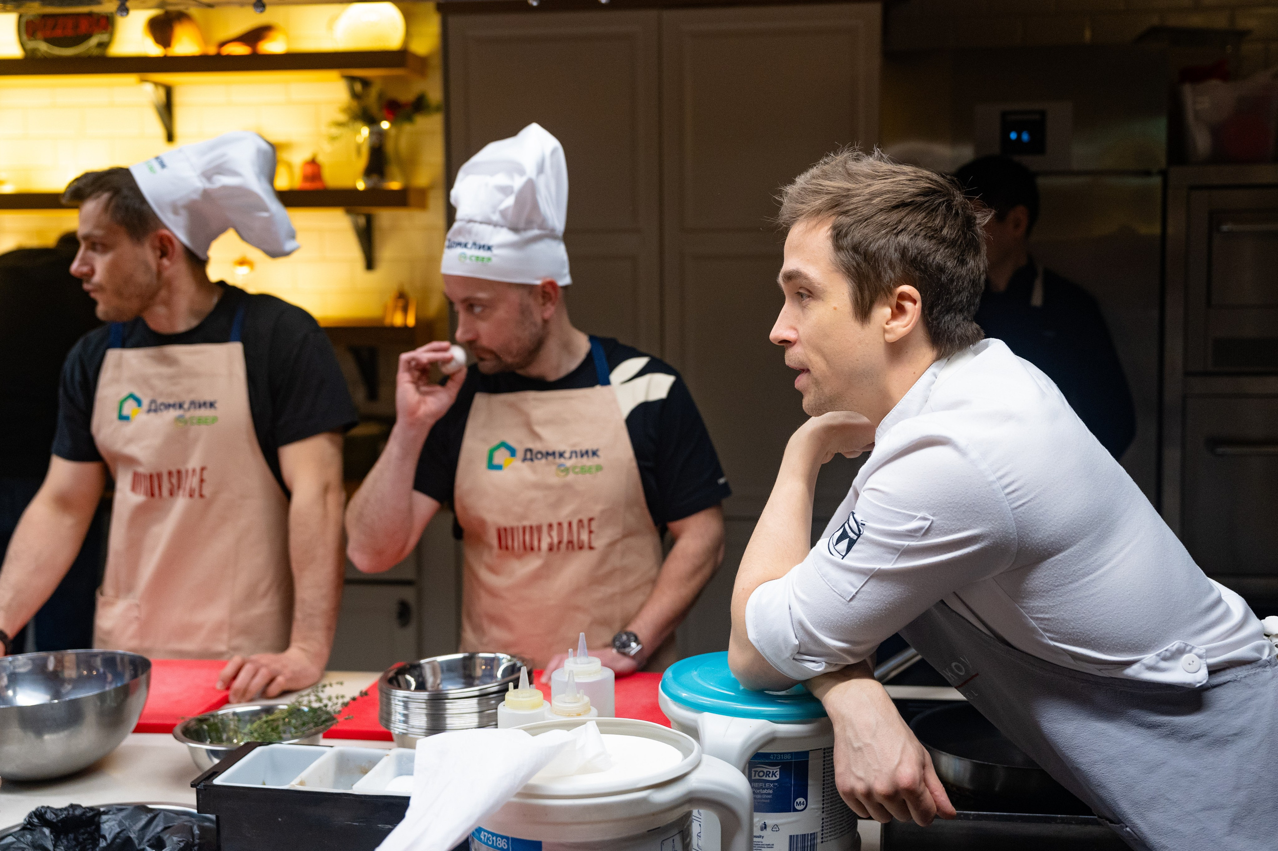 NOVIKOV SCHOOL — Умами зал. Фотограф Никита Комаров