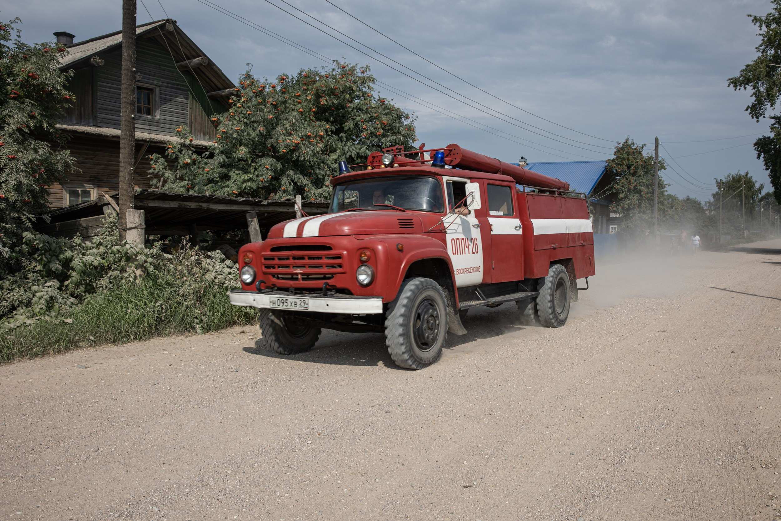 Добровольные пожарные. Yulia Nevskaya, documentary photographer and photojournalist