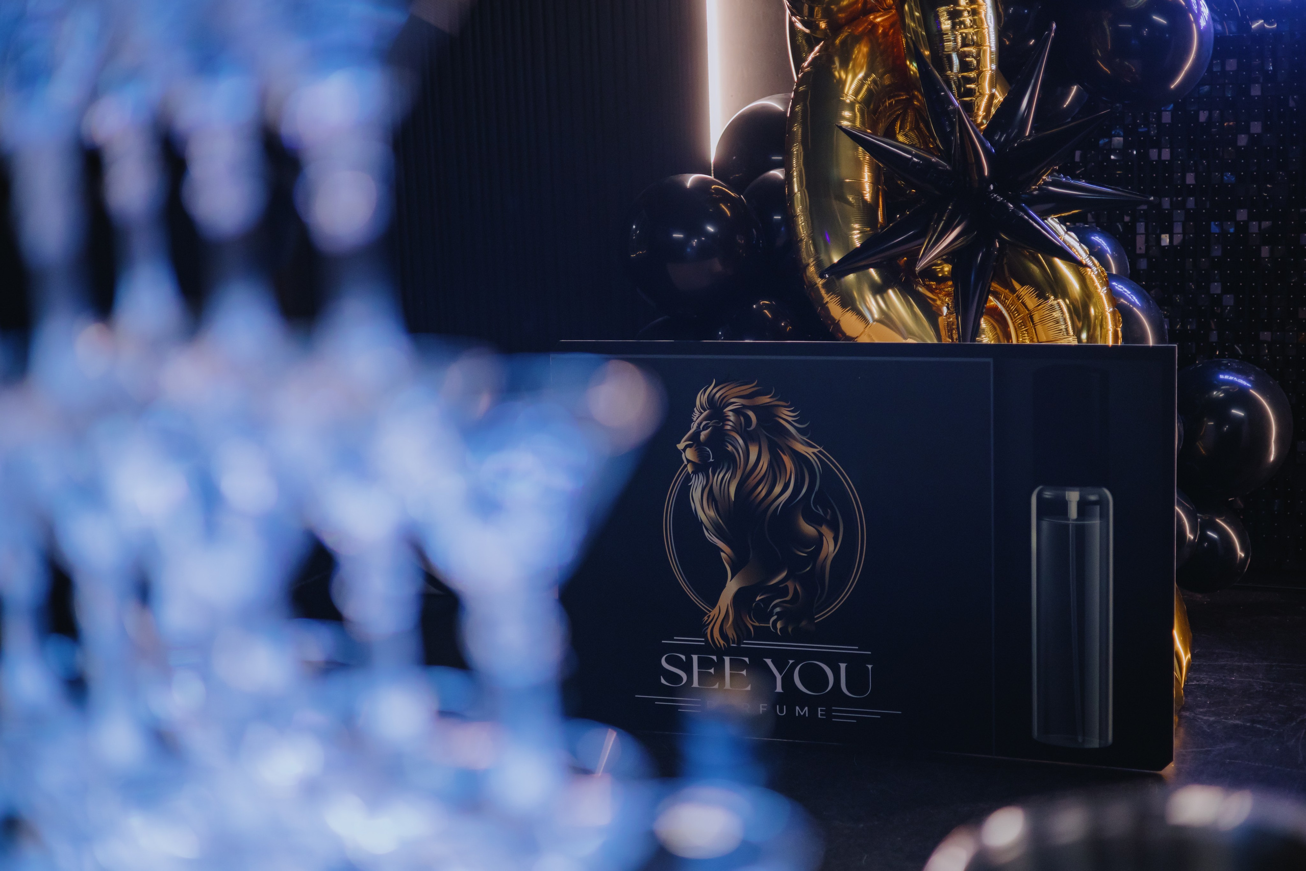 See `You Perfume. Фотограф в Москве и Санкт-Петербурге Дарина