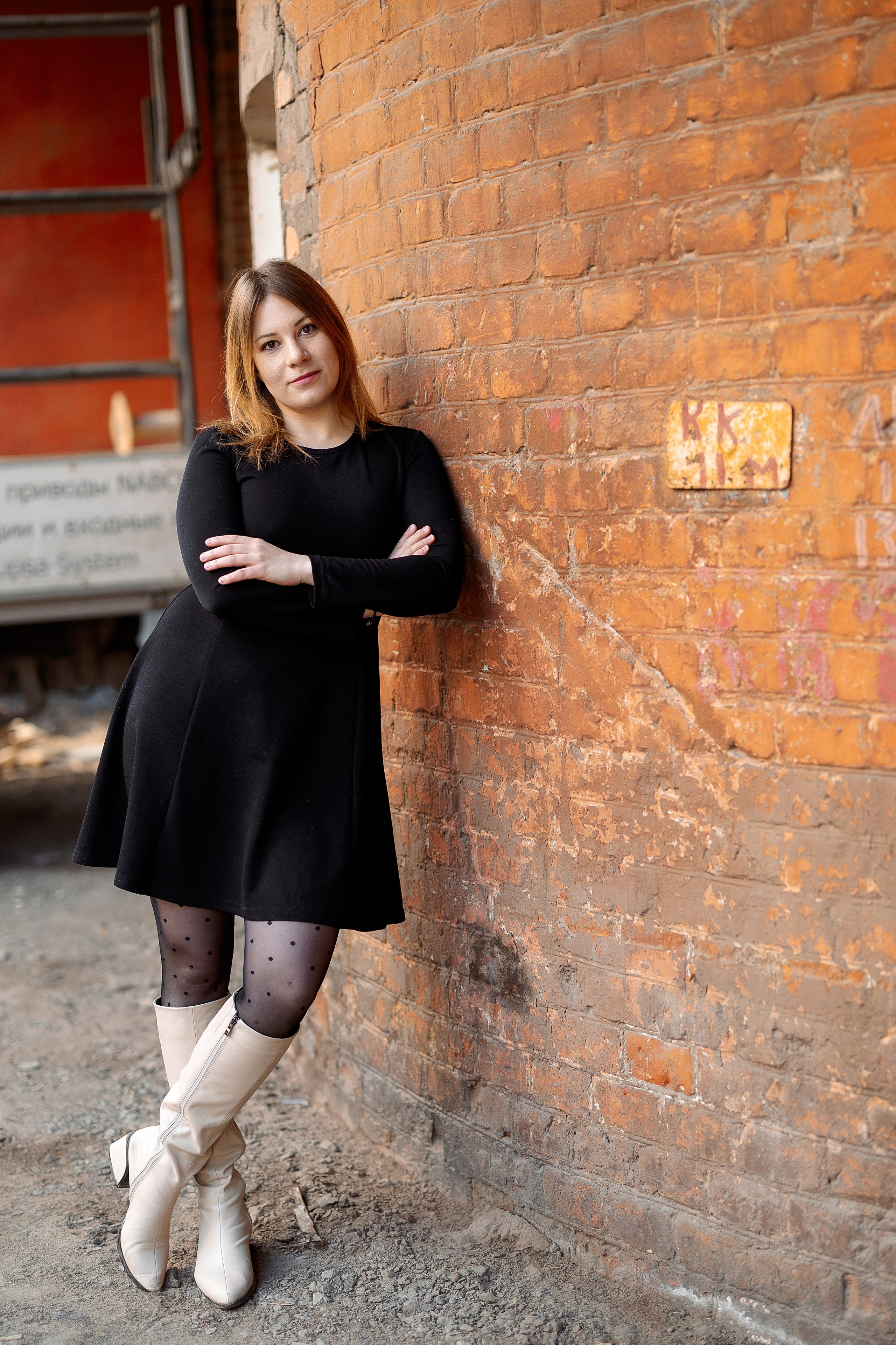 Настя на территории завода «Зингер». Александр Антонов. Профессиональный свадебный, репортажный фотограф в Москве, Подольске. Фото+Видео на любой праздник