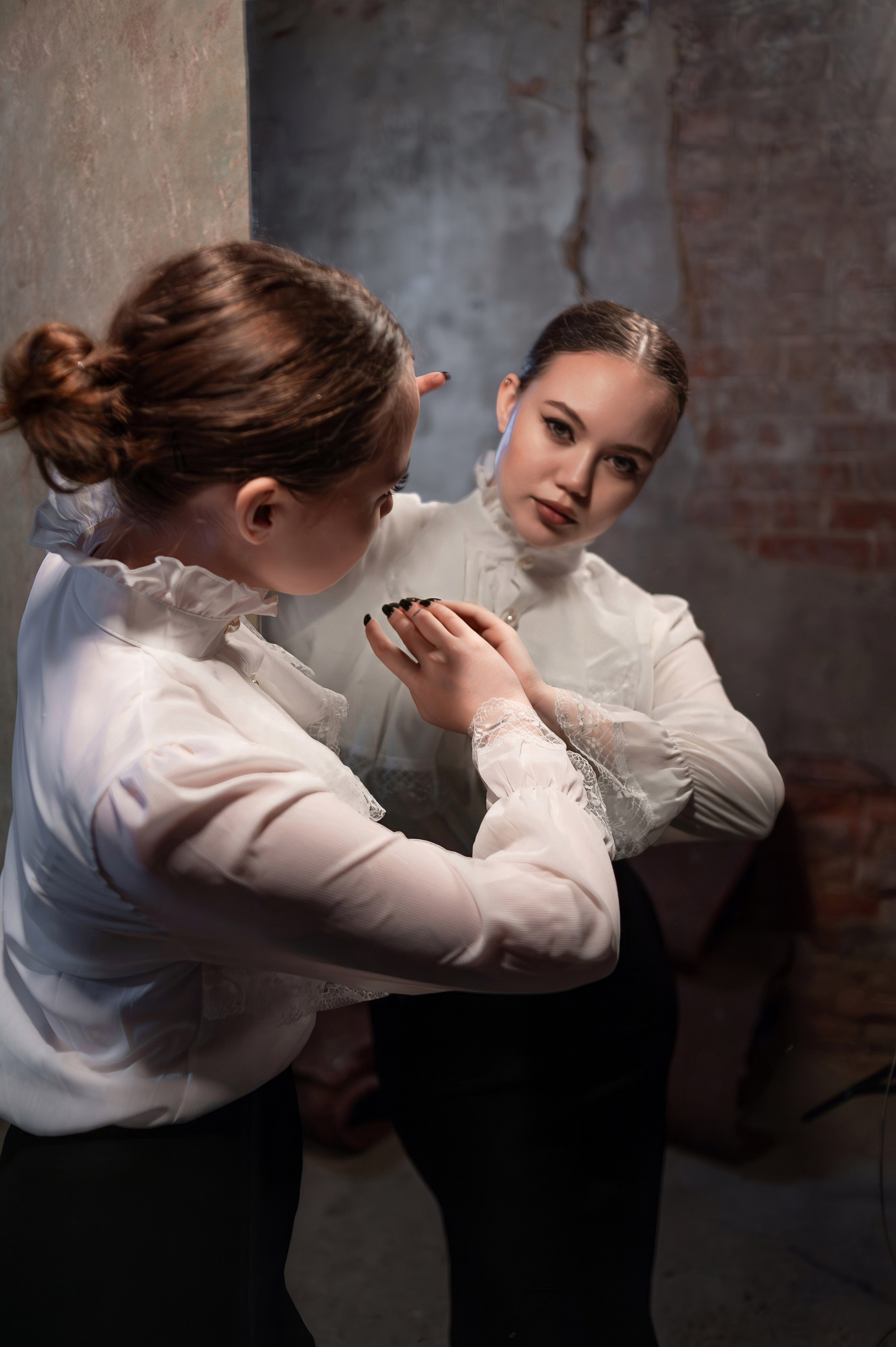 Фабрика Алафузова. Алина и Ксения. Портретный креативный творческий фотограф в Казани Михаил Бушенев