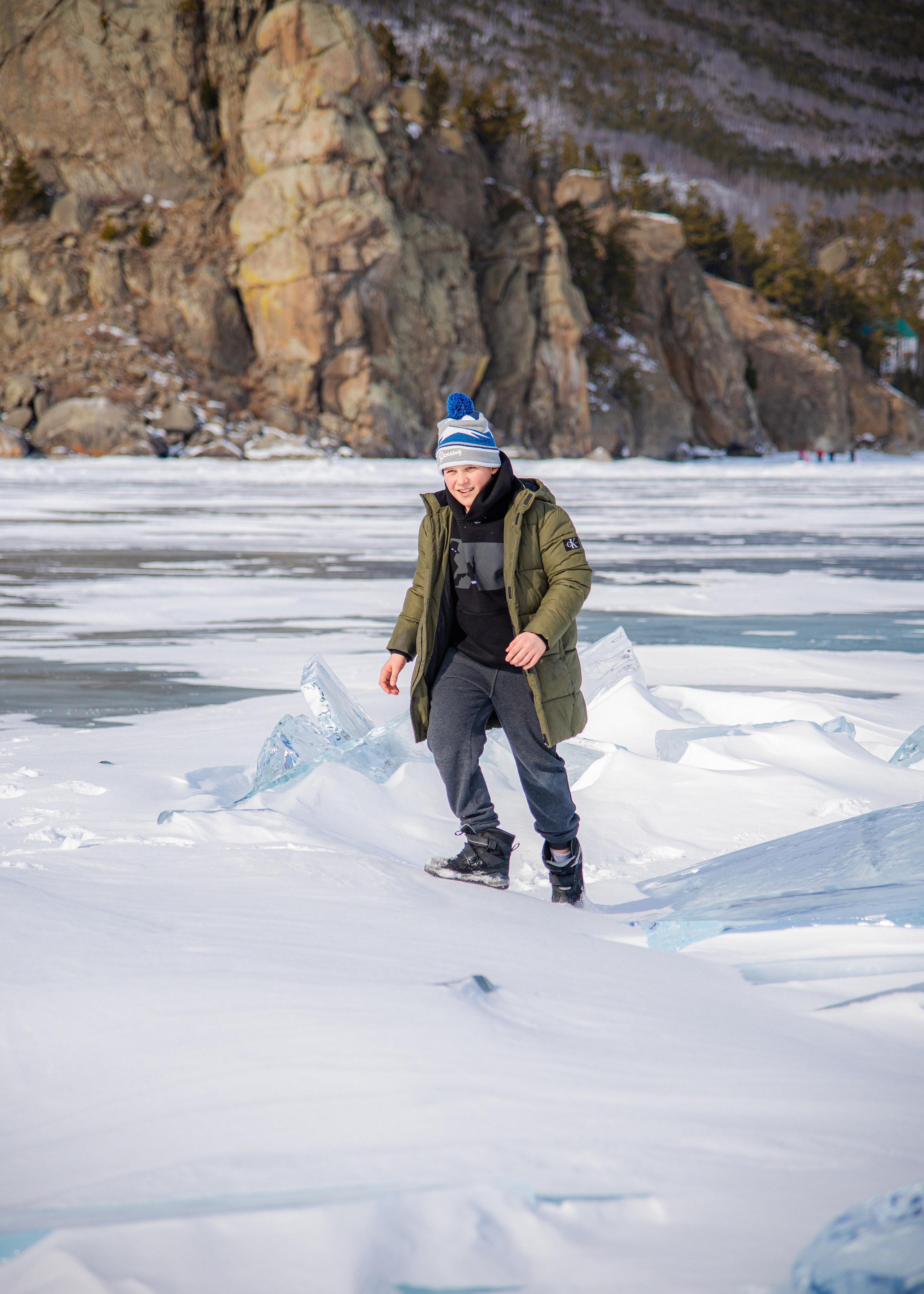 Большое Голоустное. Байкал. Занимаюсь профессиональной фотографией и живу рядом с Байкалом. Работаю в разных жанрах