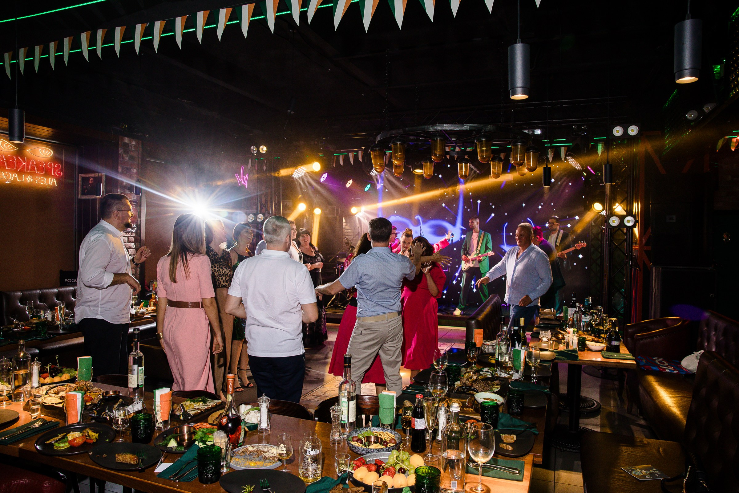 Репортажная съёмка. Свадебный фотограф в Иваново Гитарина Черняева