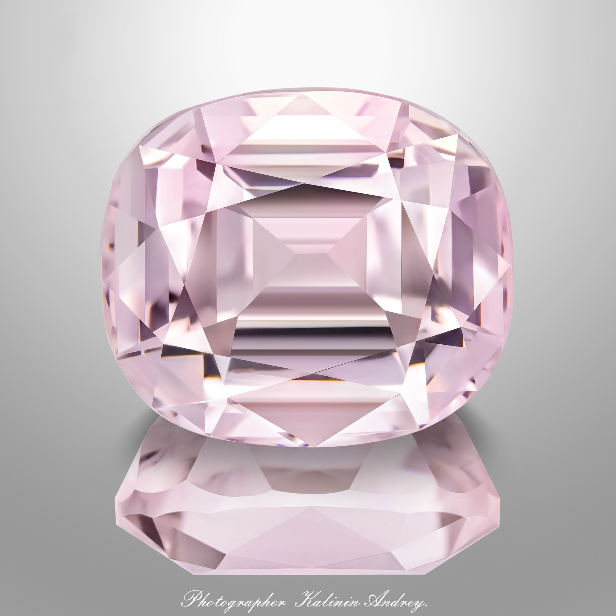 Фотографии в большом разрешении драгоценных камней на продажу купить тел +79 660 031 307. Высококачественная профессиональная рекламная фотосъёмка ювелирных украшений, драгоценных камней в Москве. Обучение, консультация