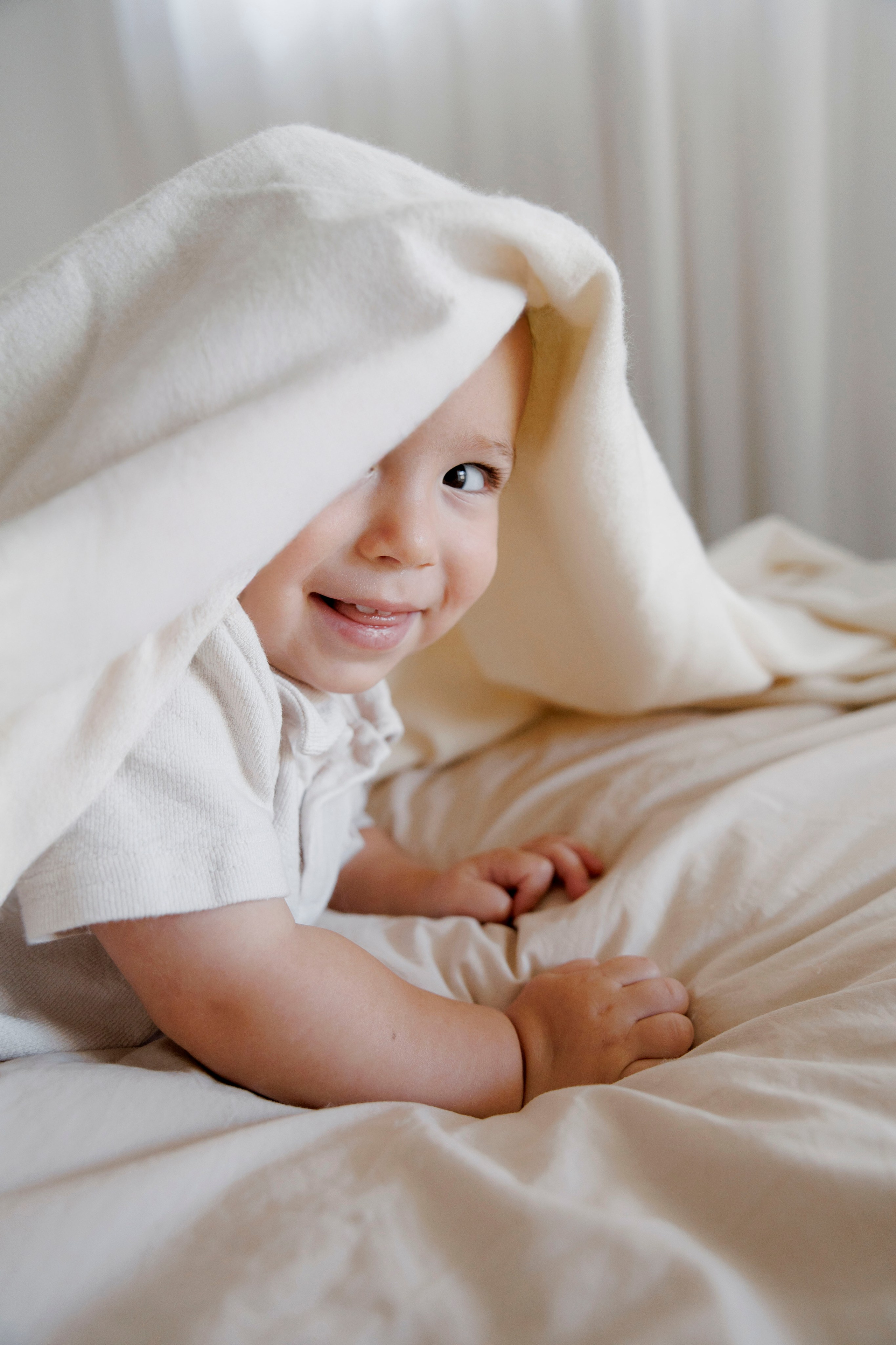 Pregnancy & Family photoshoot at home. Wedding and family photographer