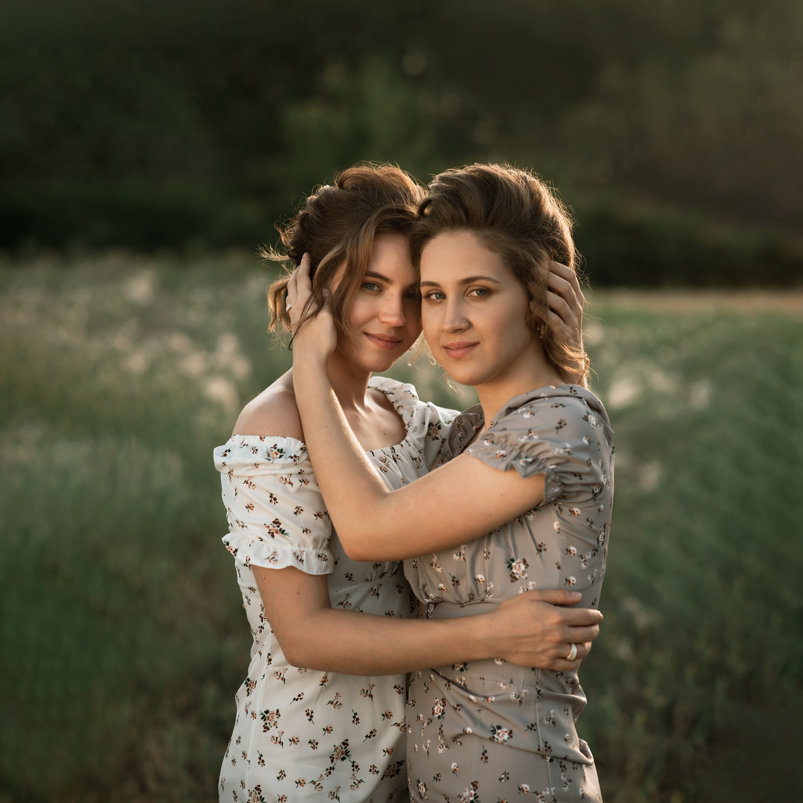 Сёстры Анастасия и Валерия. Главная