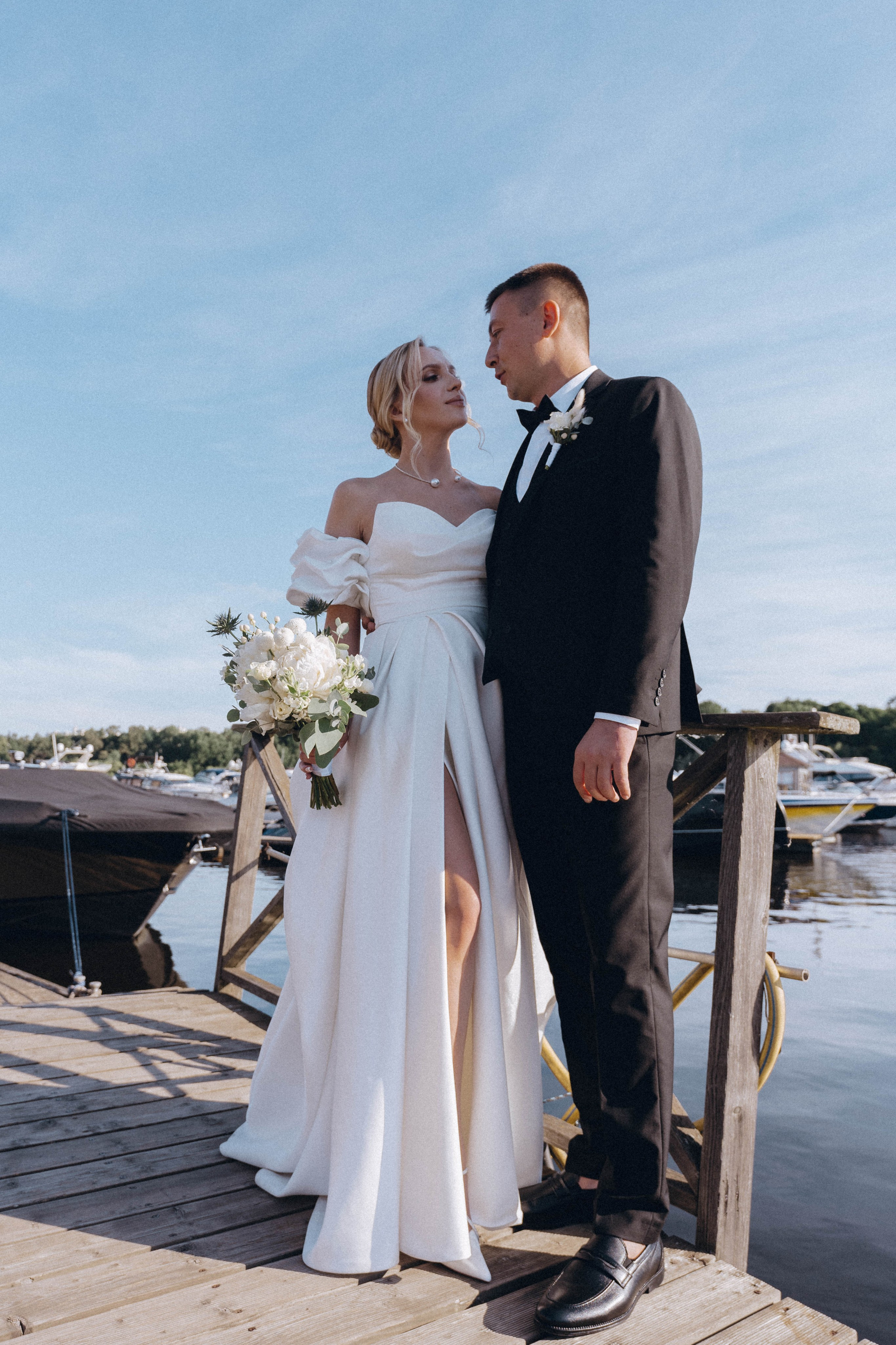 СВАДЕНБНАЯ СЬЕМКА НА КАТЕРЕ ПО КАНАЛАМ САНКТ-ПЕТЕРБУРГА И В АКВАТОРИИ НЕВЫ. Профессиональный фотограф, Санкт-Петербург — Виктория Богомолова