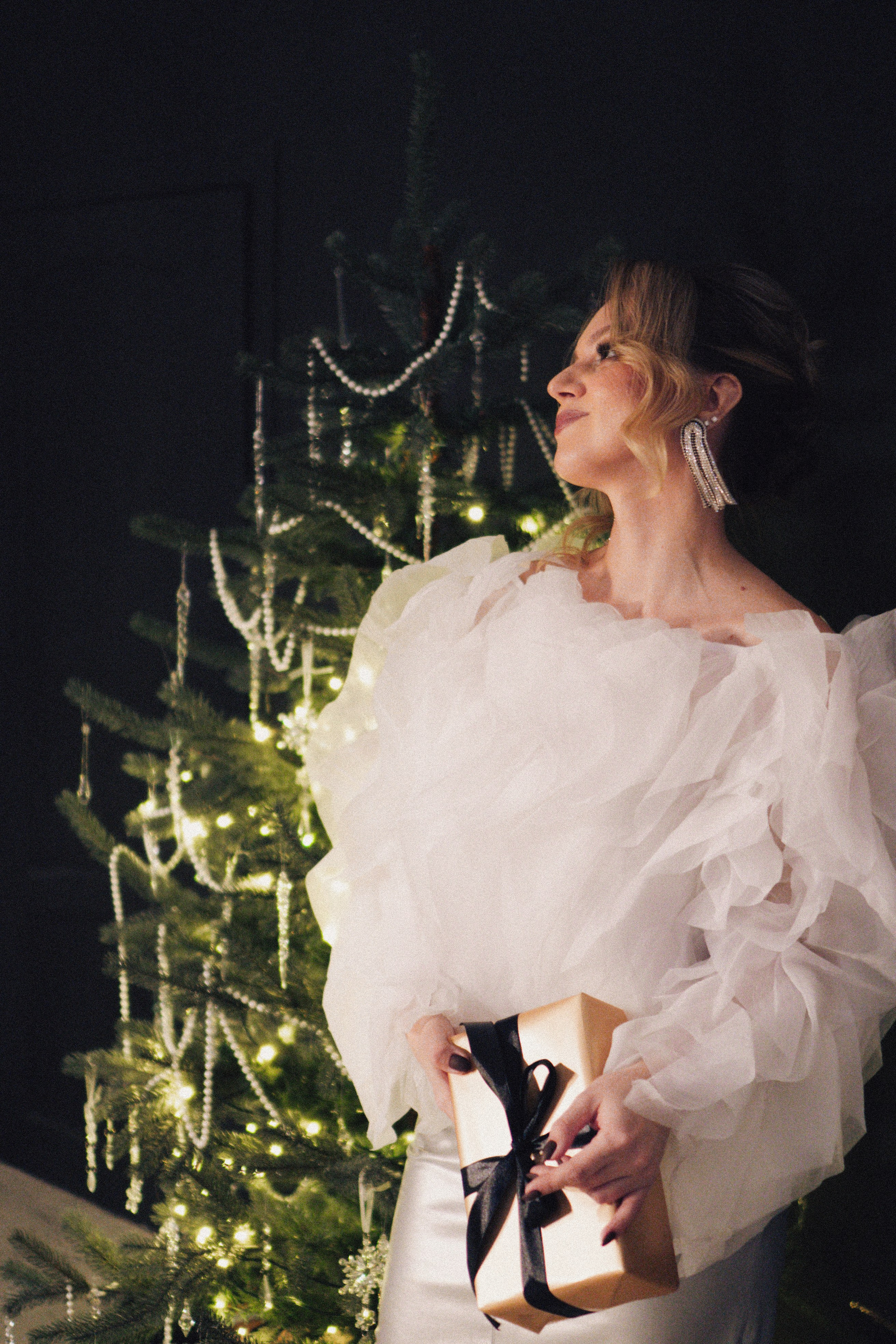 НОВОГОДНЯЯ ФОТОСЕСИИЯ В СТУДИИ ДЛЯ ДЕВУШКИ И ПРОГУЛКА ПО ЧЕРНЫШЕВСКОЙ. Профессиональный фотограф, Санкт-Петербург — Виктория Богомолова